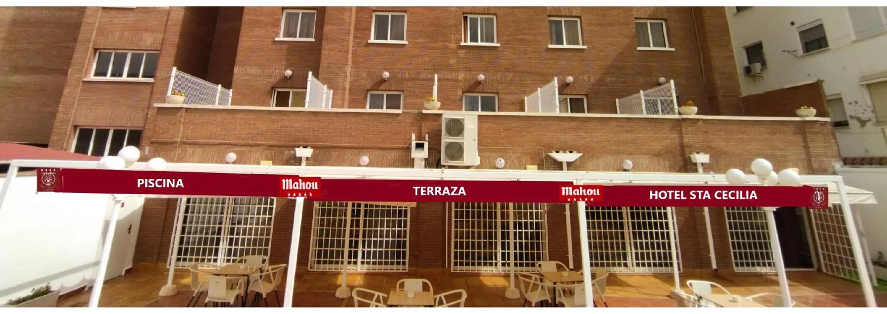 Swimming pool in Hotel Santa Cecilia