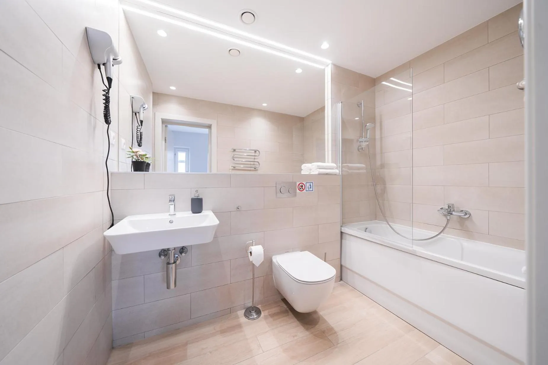 Shower in Lollo Luxury Residence - Lollo Stay