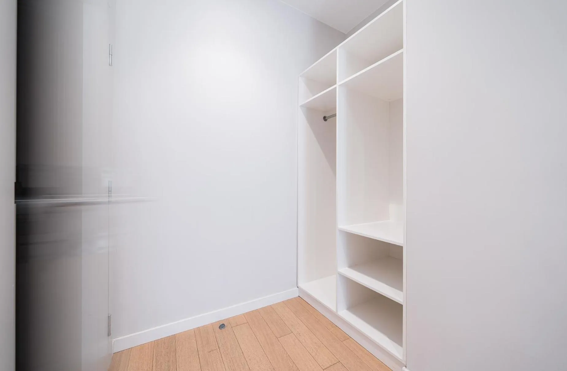 wardrobe in Lollo Luxury Residence - Lollo Stay