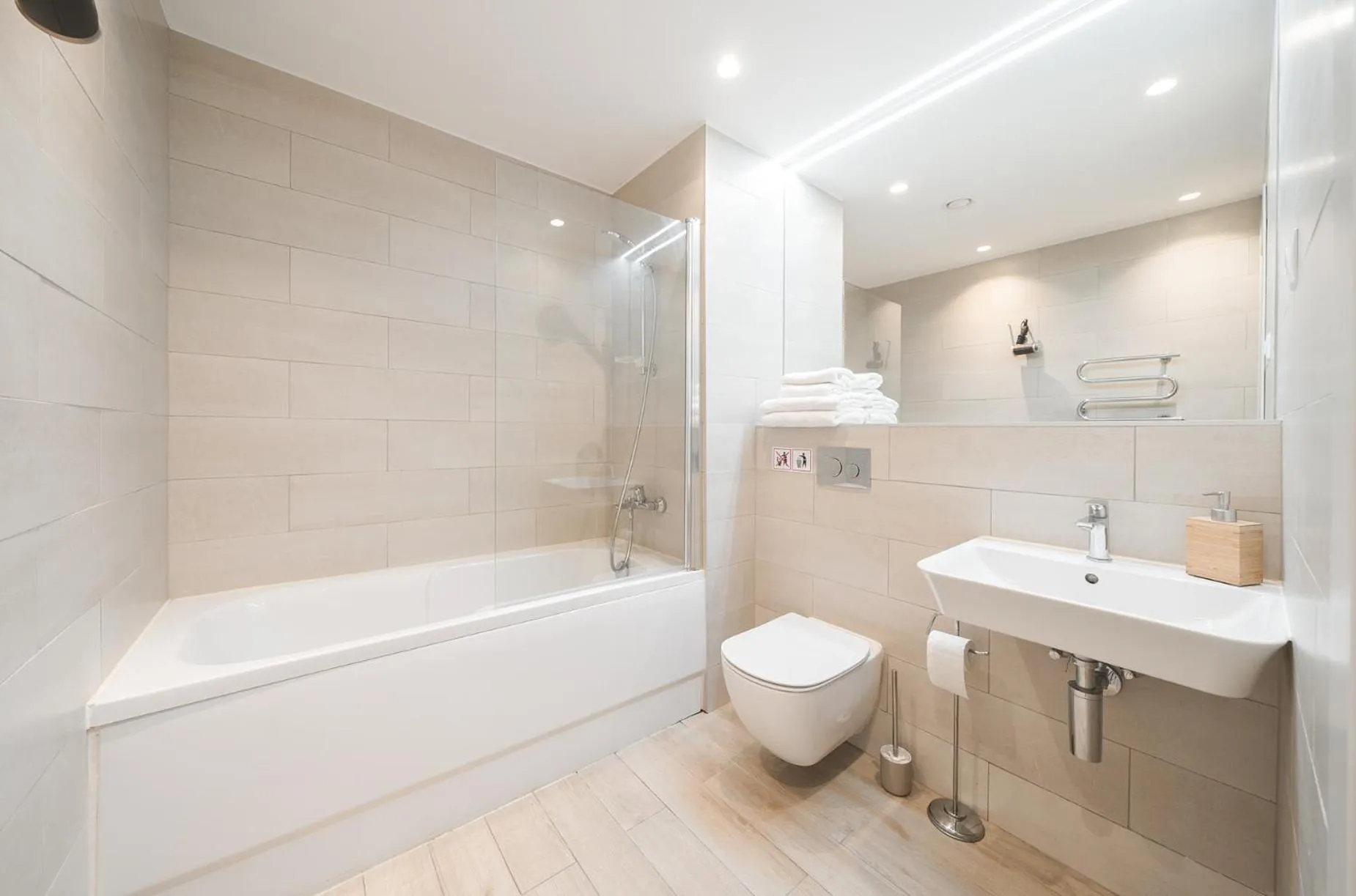 Shower in Lollo Luxury Residence - Lollo Stay