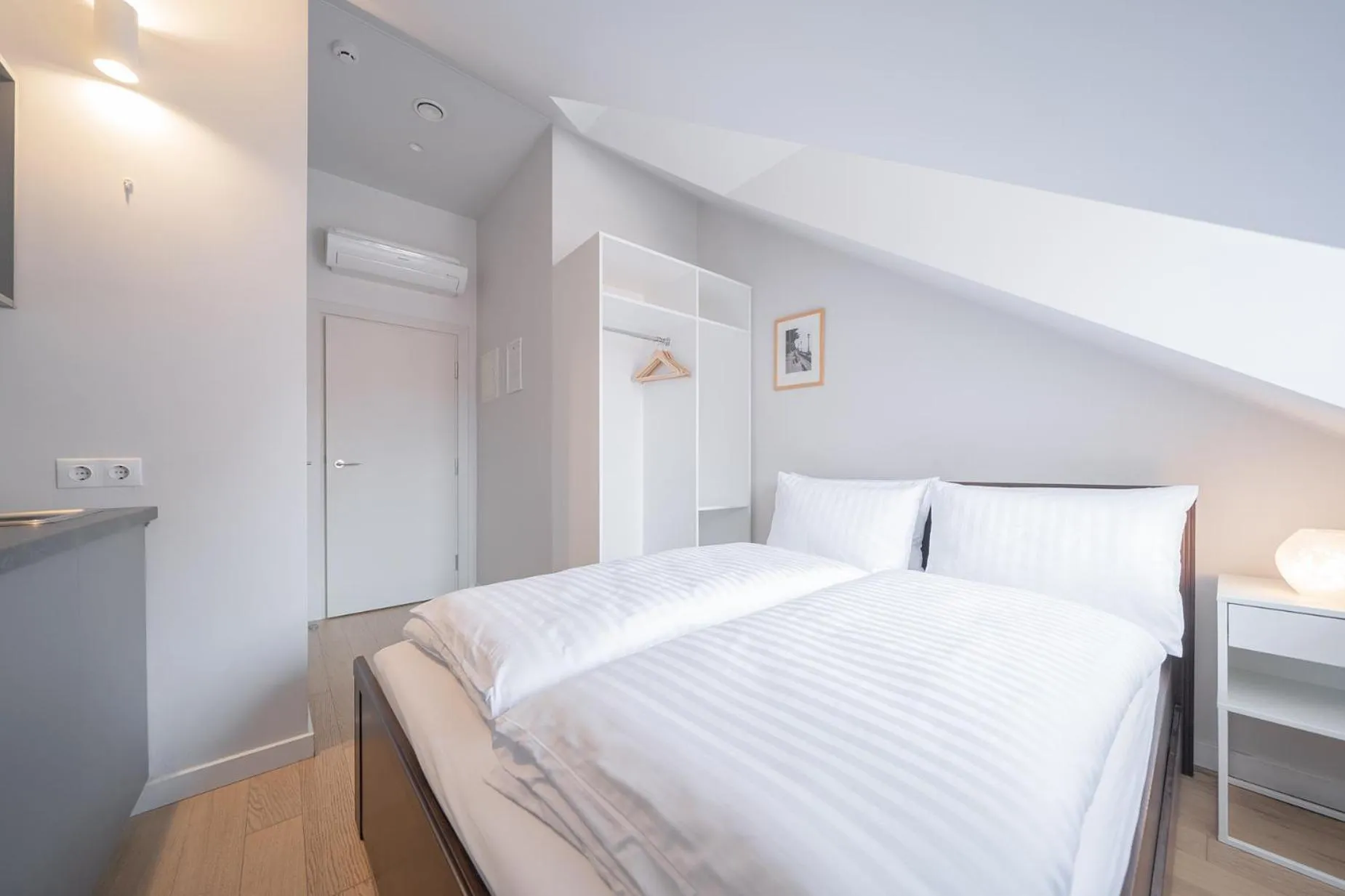 Bed in Lollo Luxury Residence - Lollo Stay