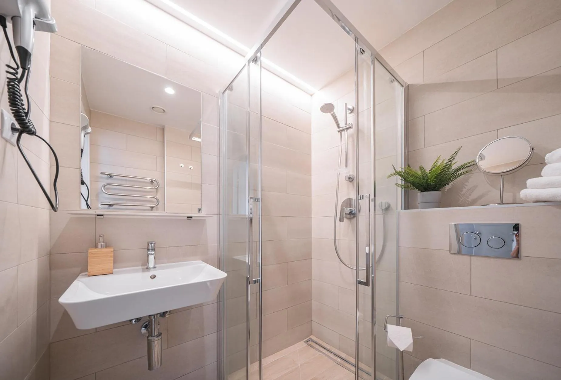 Shower in Lollo Luxury Residence - Lollo Stay