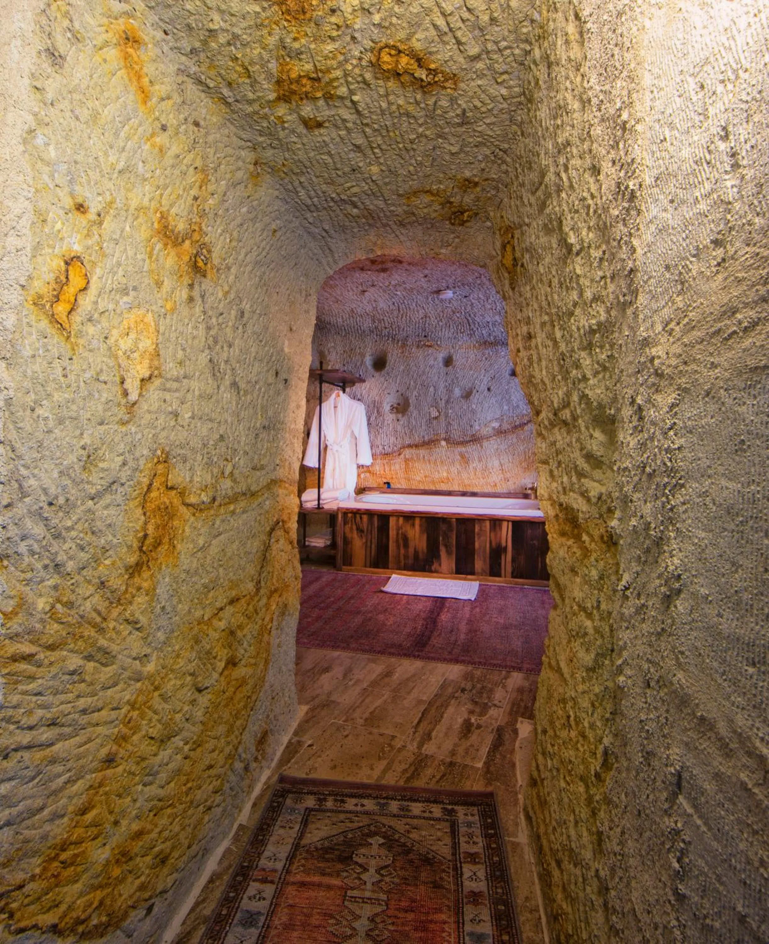 Hot Tub in Fragman Cave Cappadocia