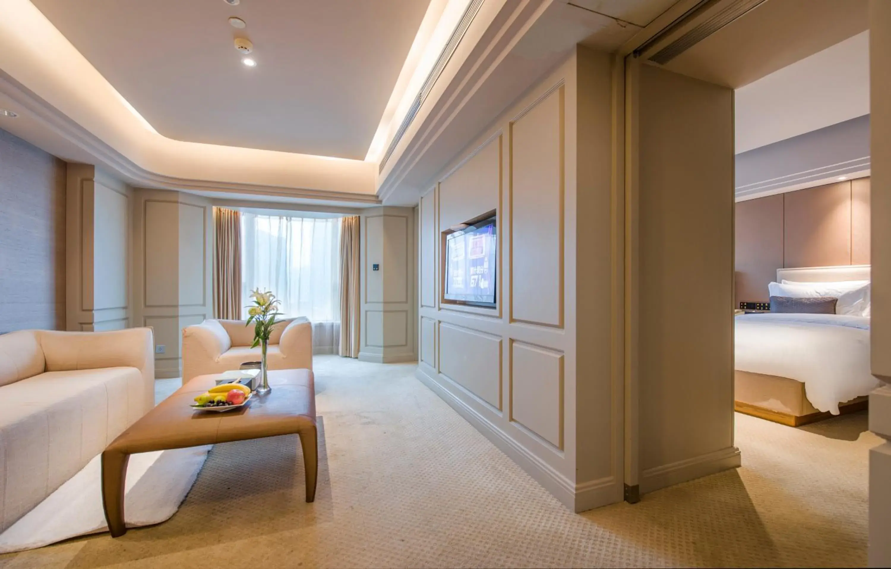 Suite with Spa Bath in Elegant International Hotel Shanghai - Bund Sichuan Road North Metro Station Branch Suite with Spa Bath in Elegant International Hotel Shanghai - Bund Sichuan Road North Metro Station Branch