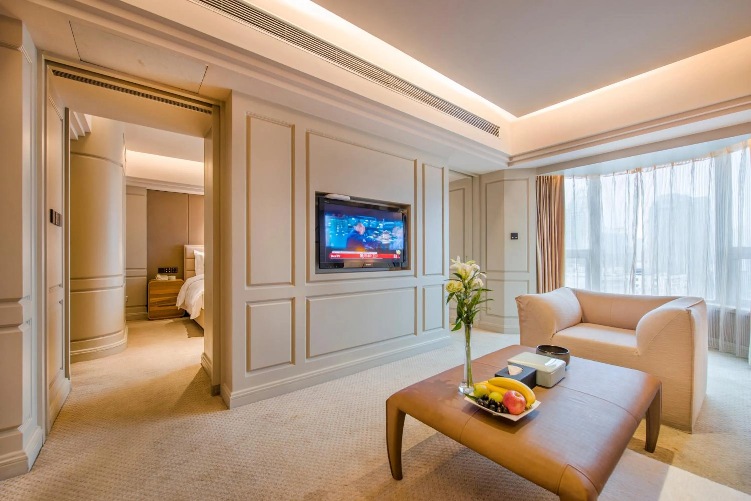 Superior Suite in Elegant International Hotel Shanghai - Bund Sichuan Road North Metro Station Branch