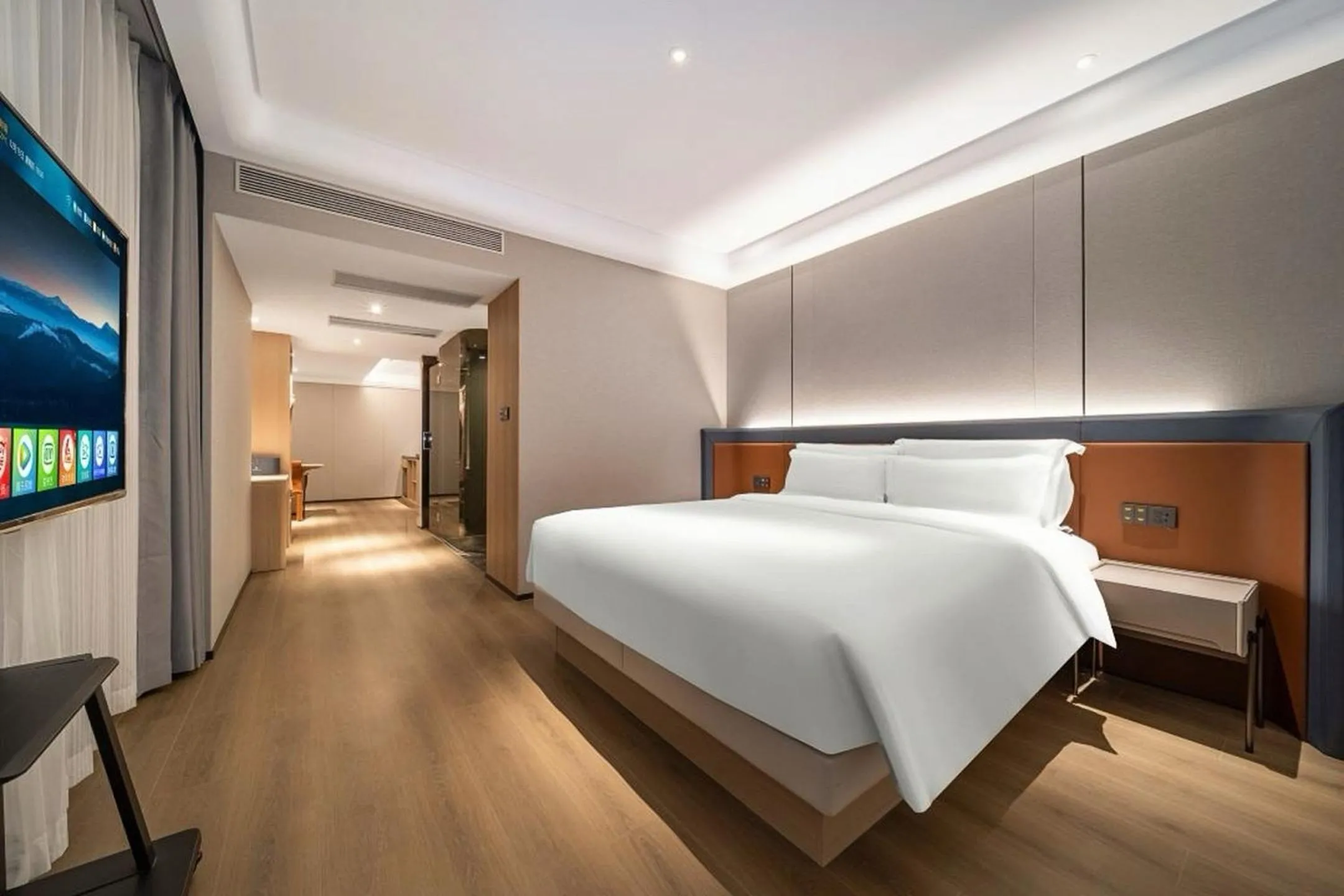 Superior Family Room in Elegant International Hotel Shanghai - Bund Sichuan Road North Metro Station Branch