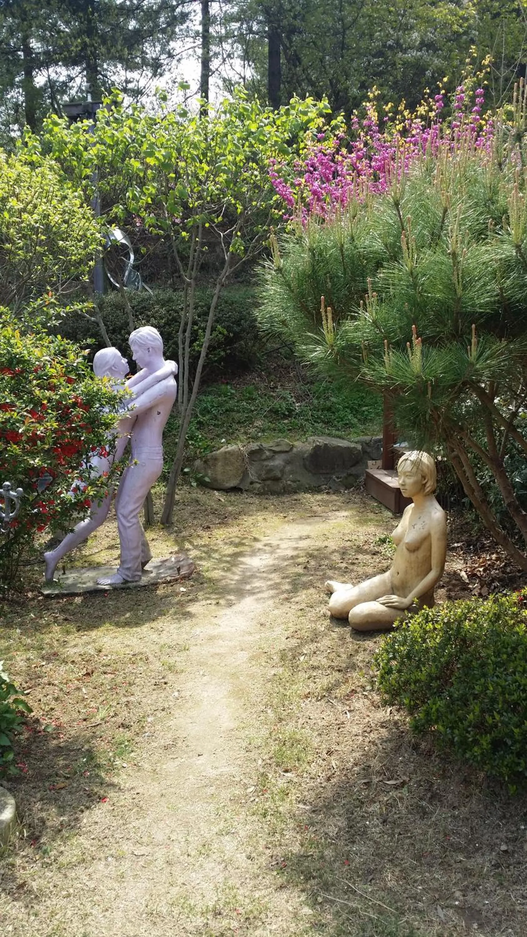 Olive Vanilla Pension