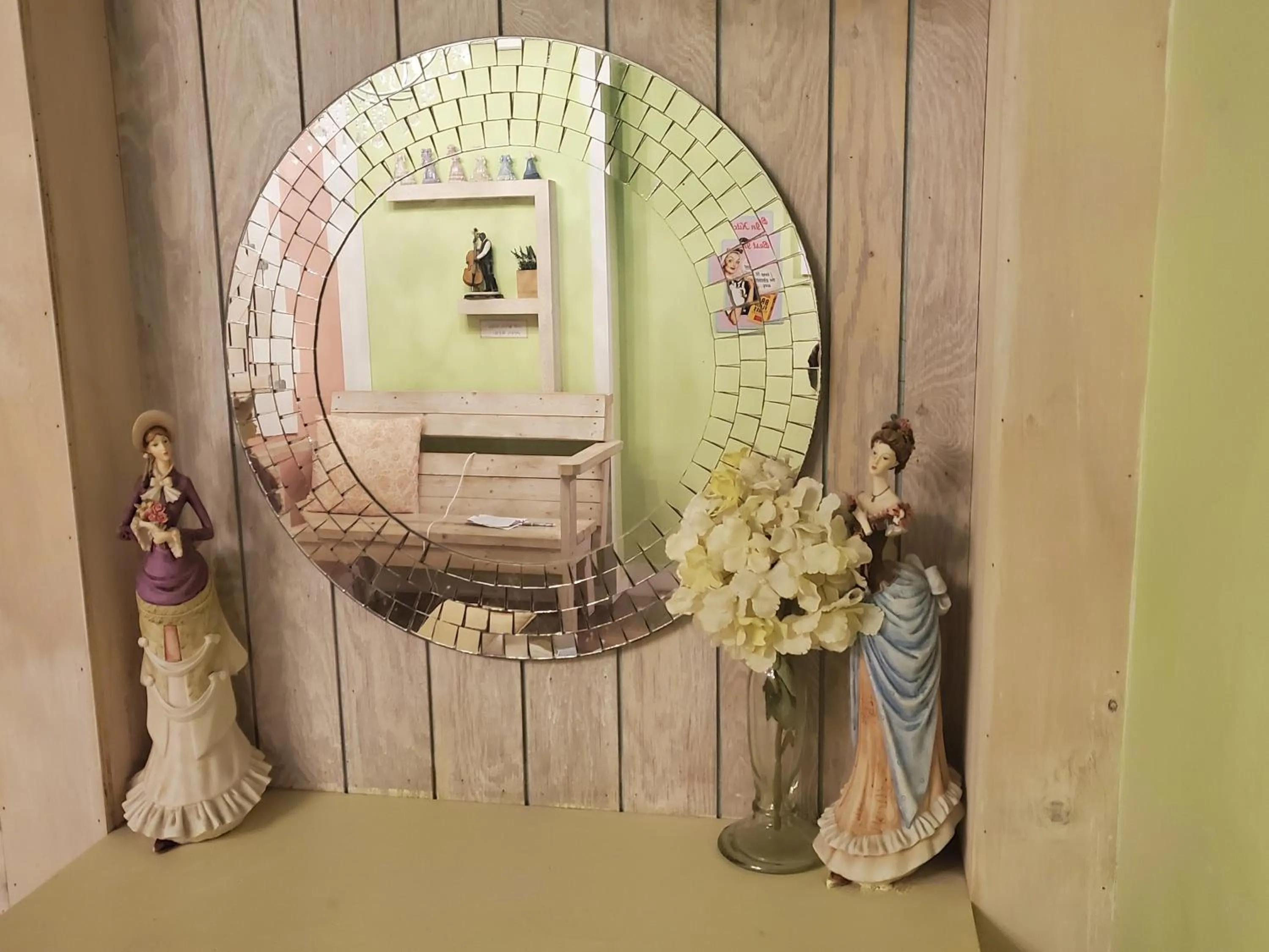 Olive Vanilla Pension