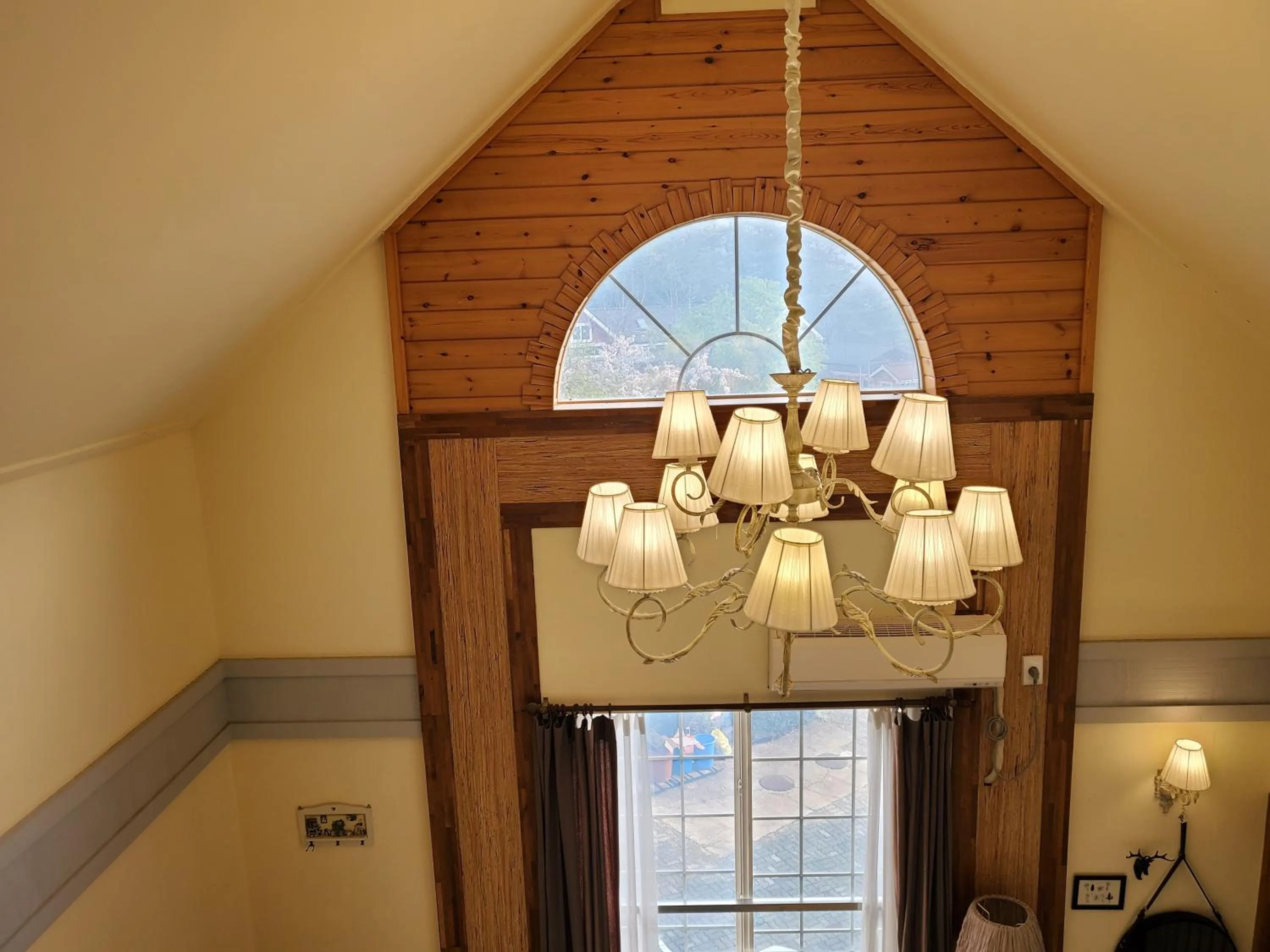 Olive Vanilla Pension