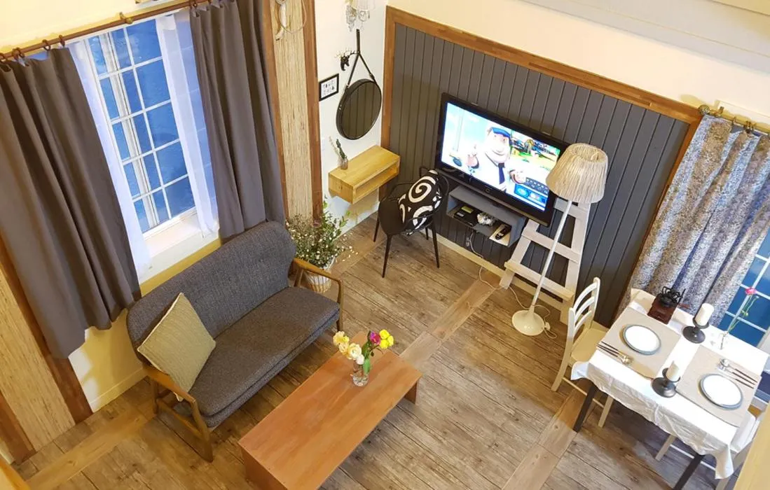 Olive Vanilla Pension