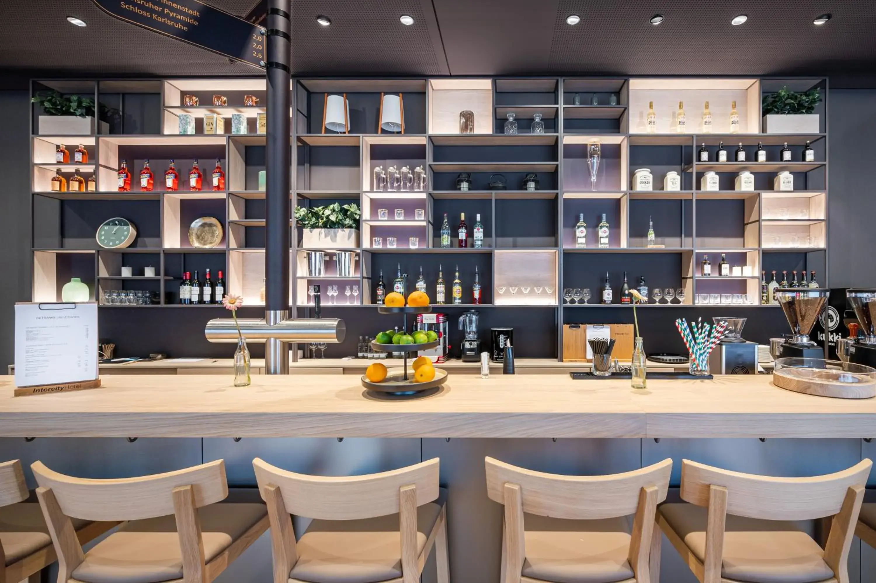 Lounge or bar in IntercityHotel Karlsruhe Lounge or bar in IntercityHotel Karlsruhe