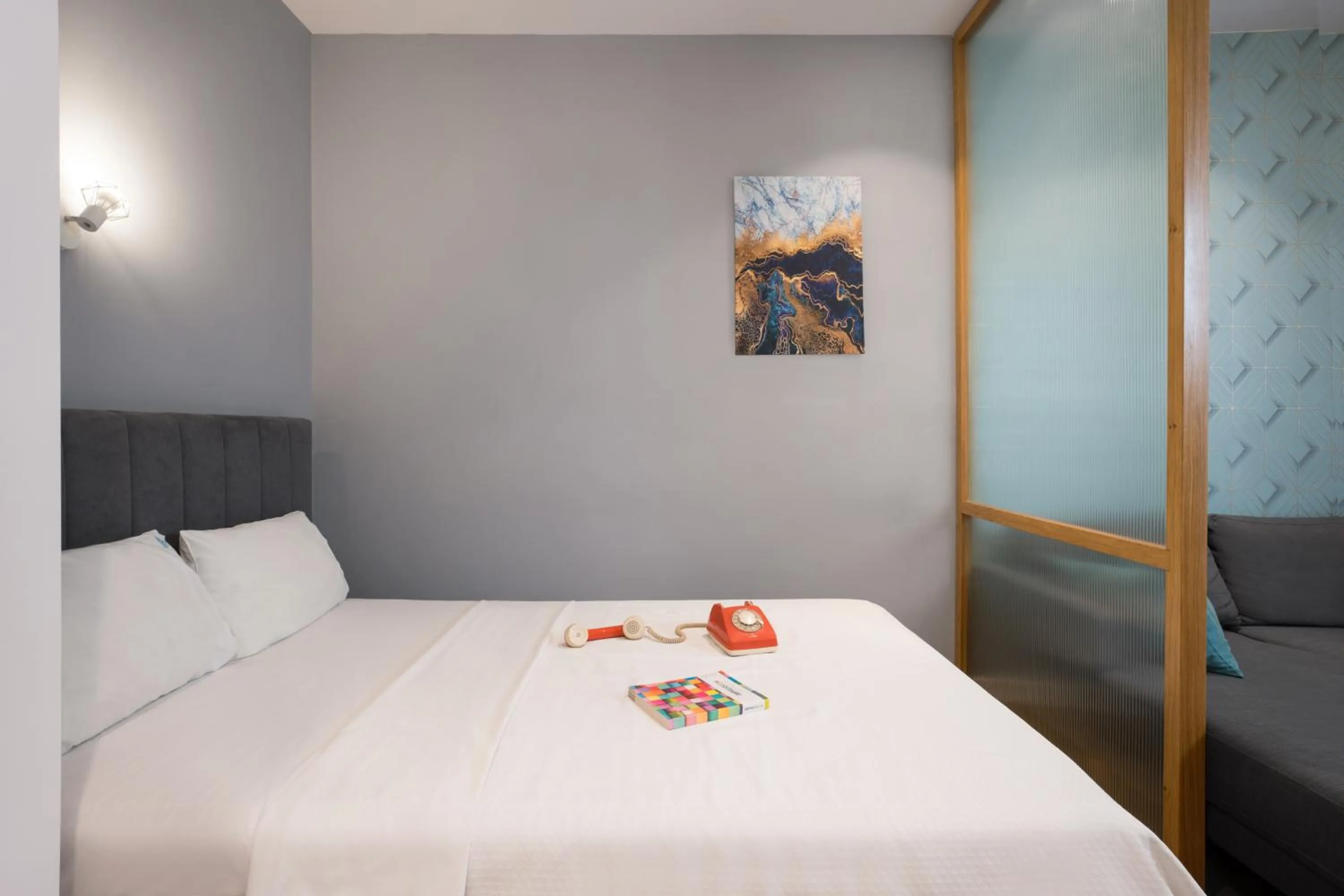 Bedroom, Bed in The Caravan Apartments