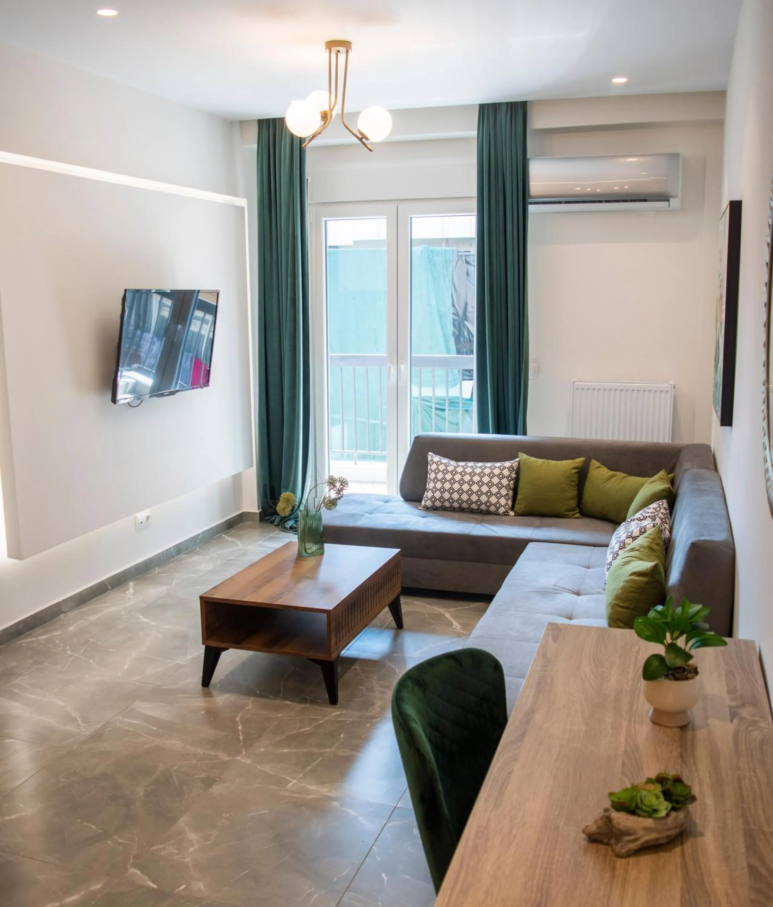 TV and multimedia in The Caravan Apartments