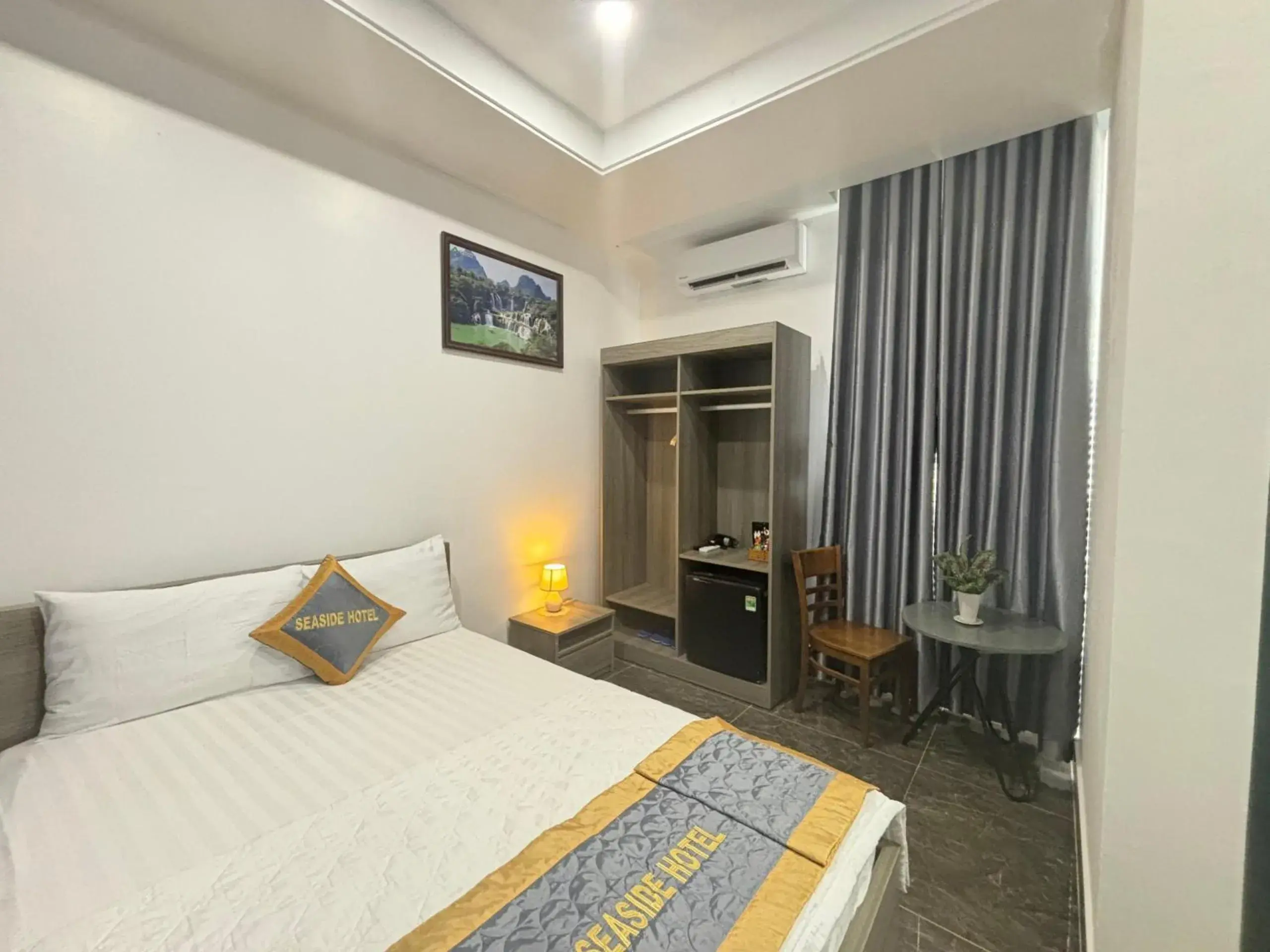 Small Double Room in Seaside Hotel - Rach Gia Small Double Room in Seaside Hotel - Rach Gia