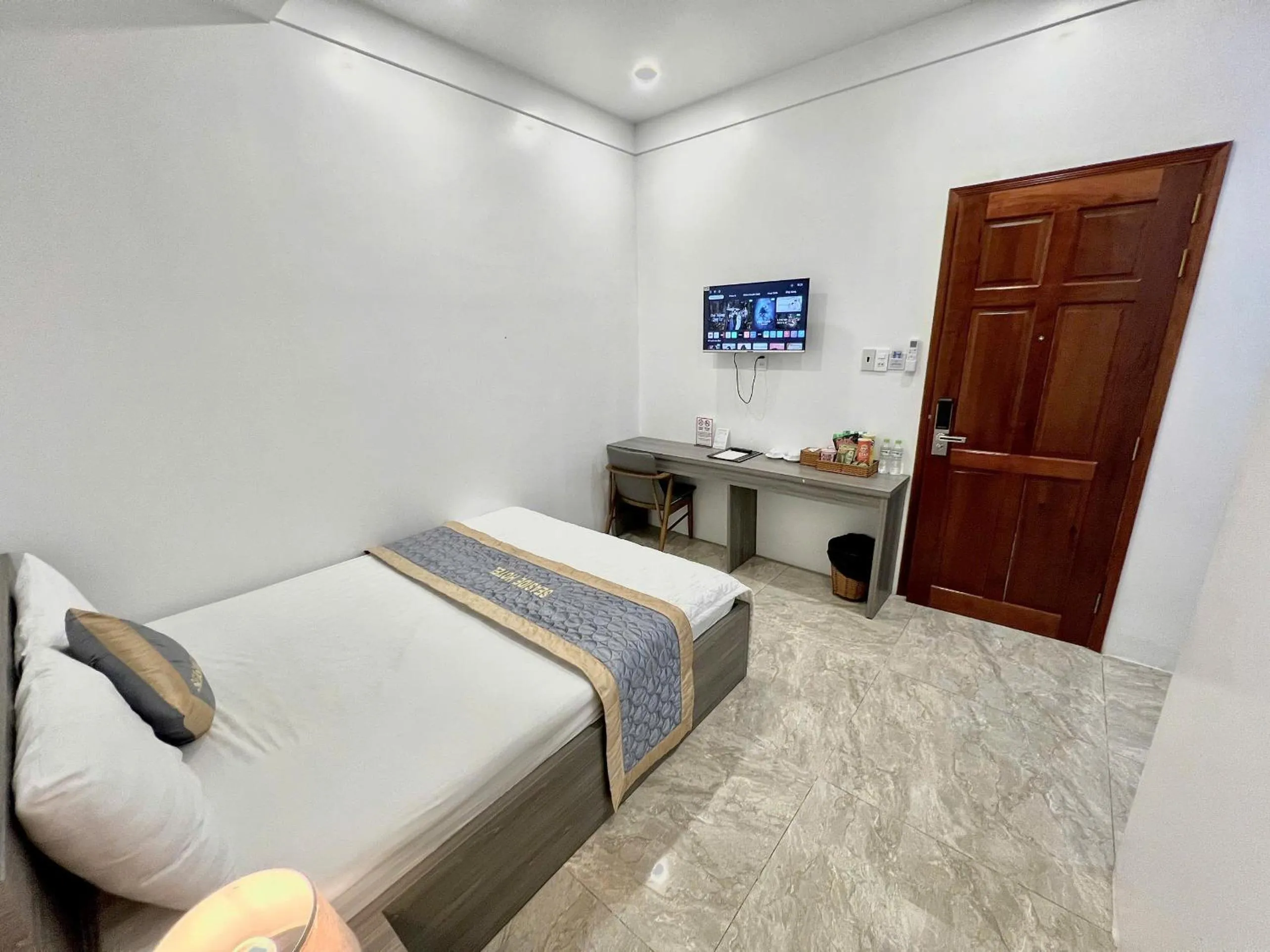 Bed in Seaside Hotel - Rach Gia