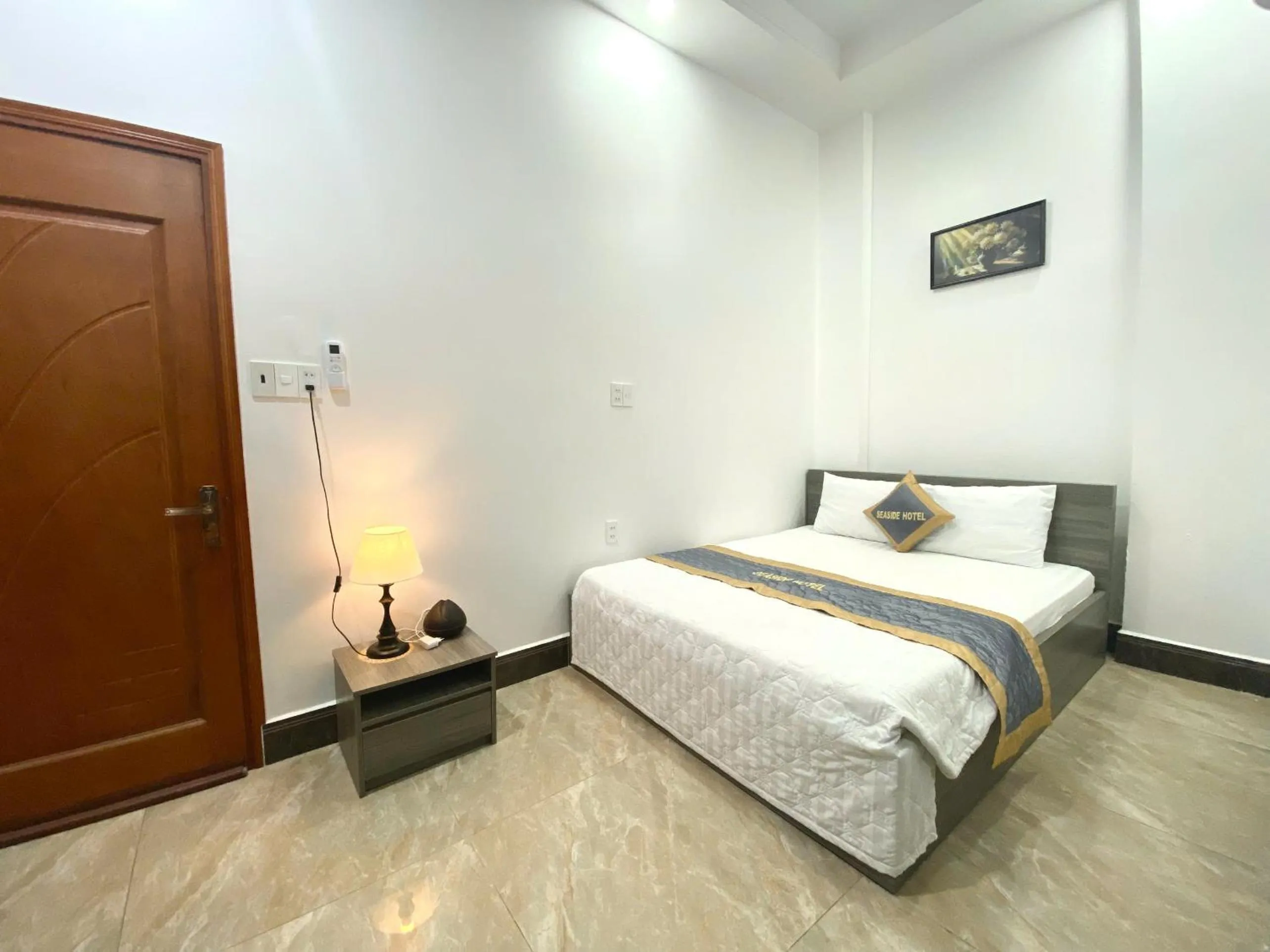 Bed in Seaside Hotel - Rach Gia