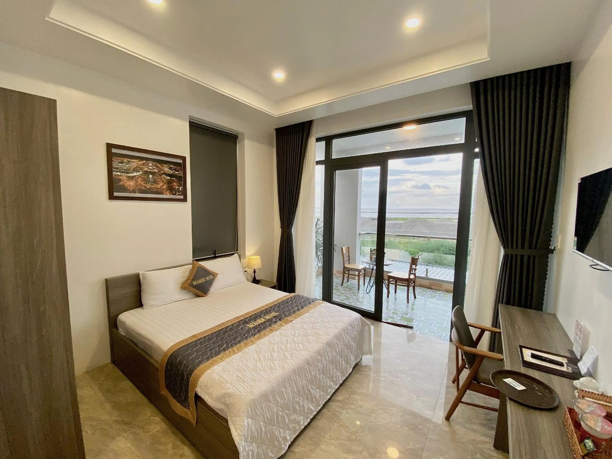 Bed in Seaside Hotel - Rach Gia