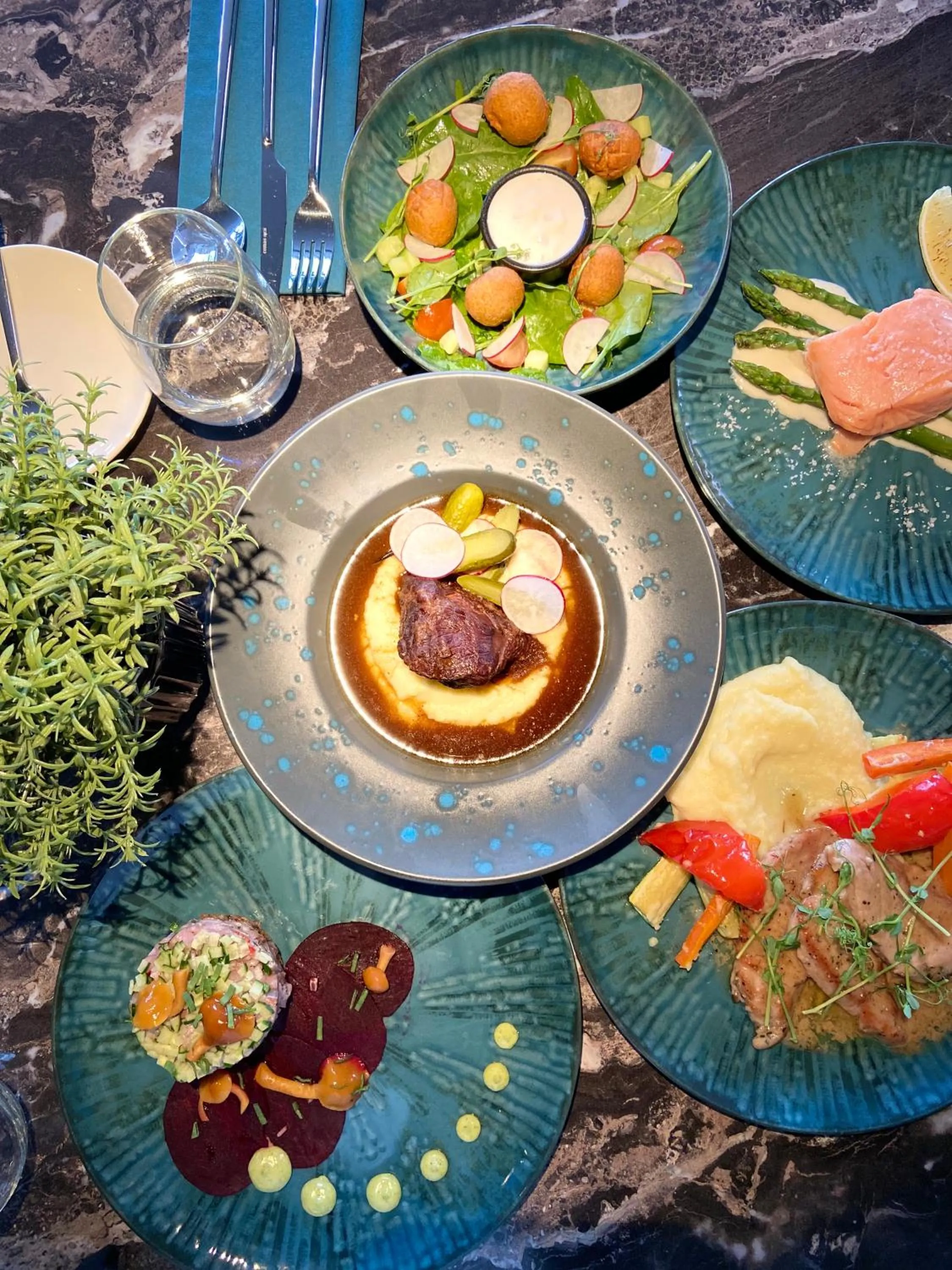 Food and drinks in CONTI HOTEL VILNIUS, Conference Centre, Restaurant & Bar