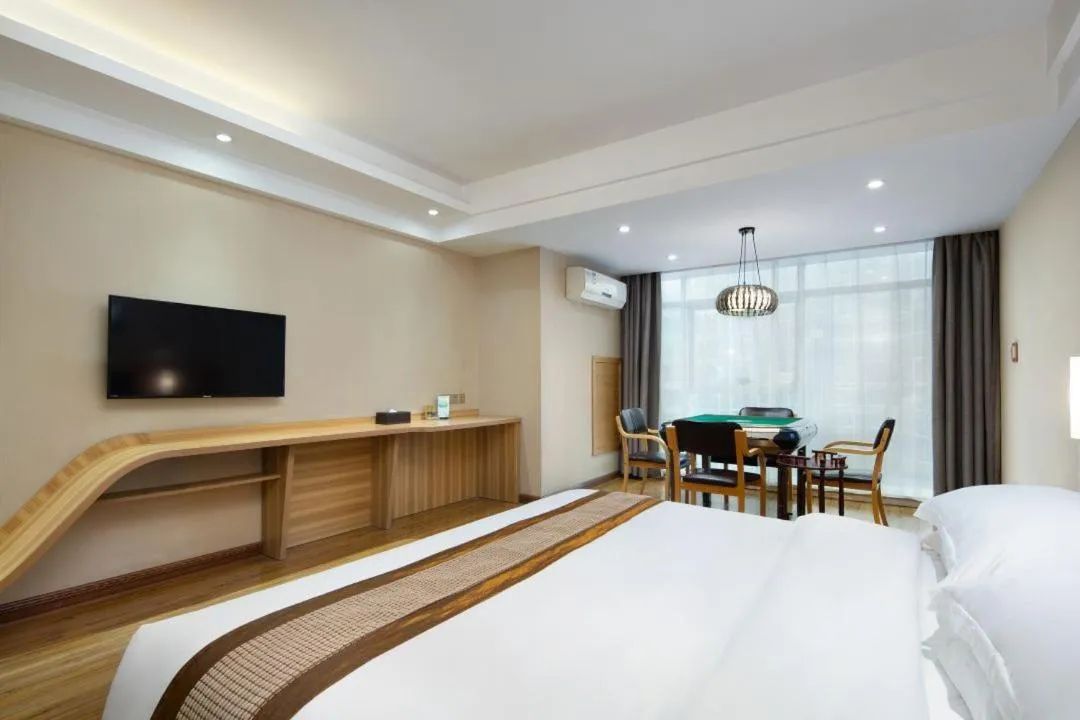 Bed in Morninginn, Zhangjiajie Tianmen Mountain