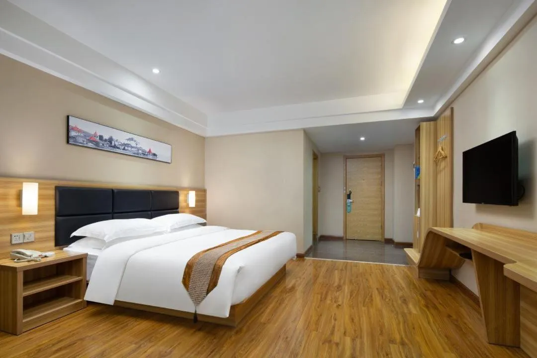 Bed in Morninginn, Zhangjiajie Tianmen Mountain