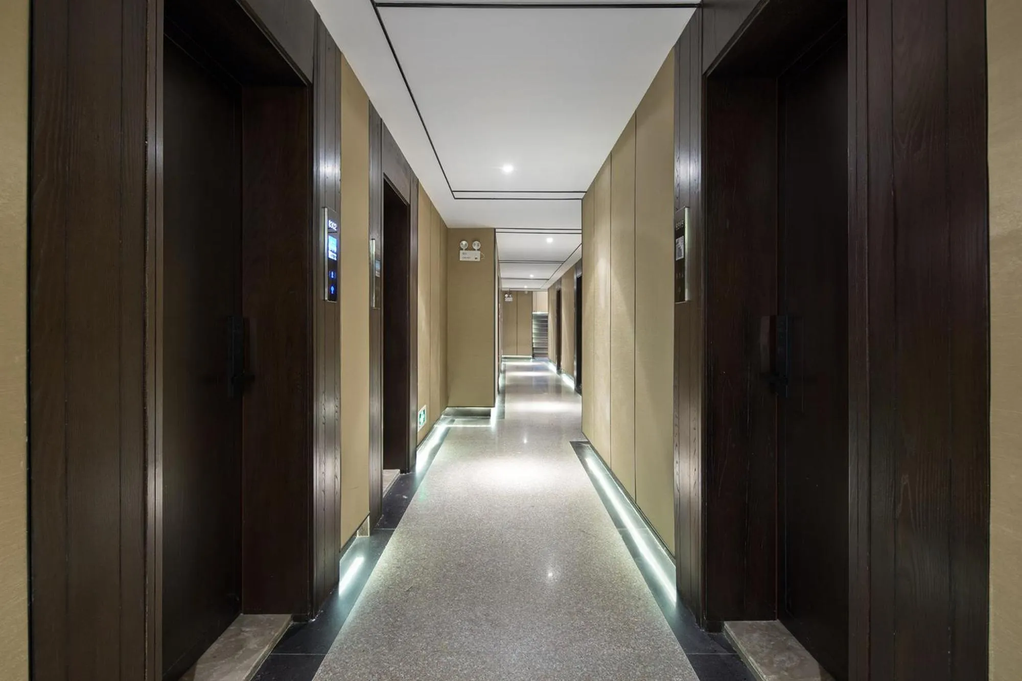 Property building in Morninginn, Phoenix Ancient City Tuojiang