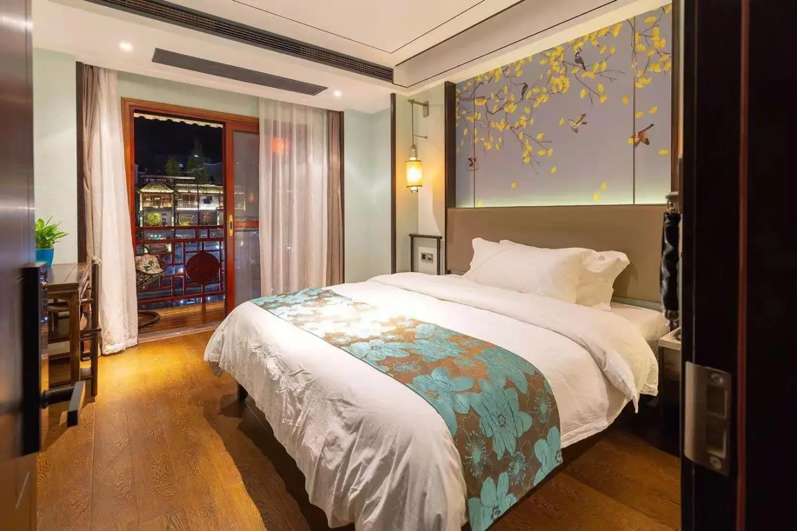 Bed in Morninginn, Phoenix Ancient City Tuojiang Bed in Morninginn, Phoenix Ancient City Tuojiang