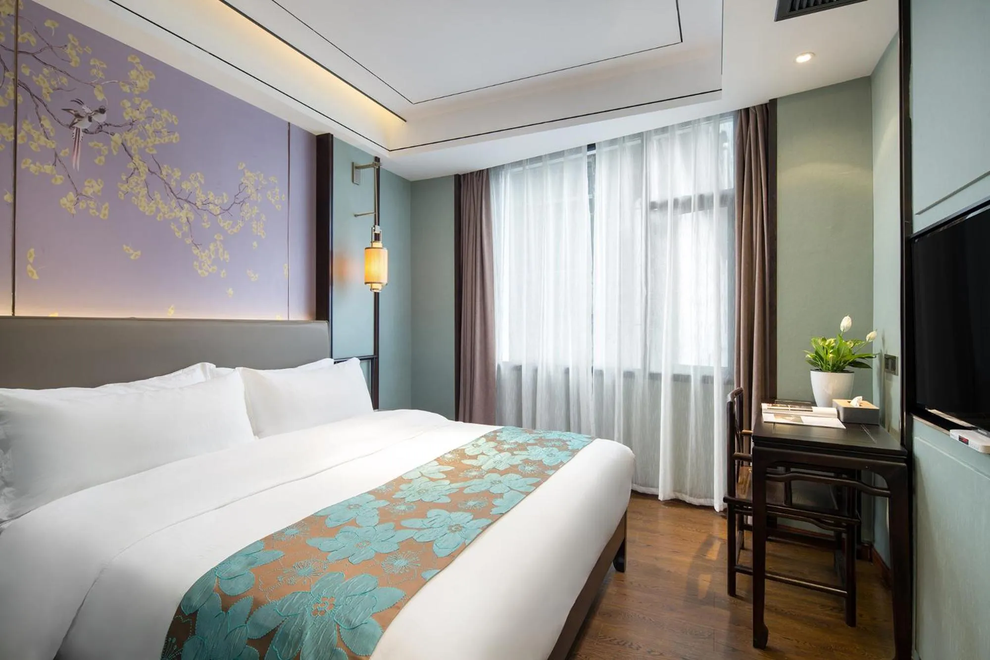 Bed in Morninginn, Phoenix Ancient City Tuojiang