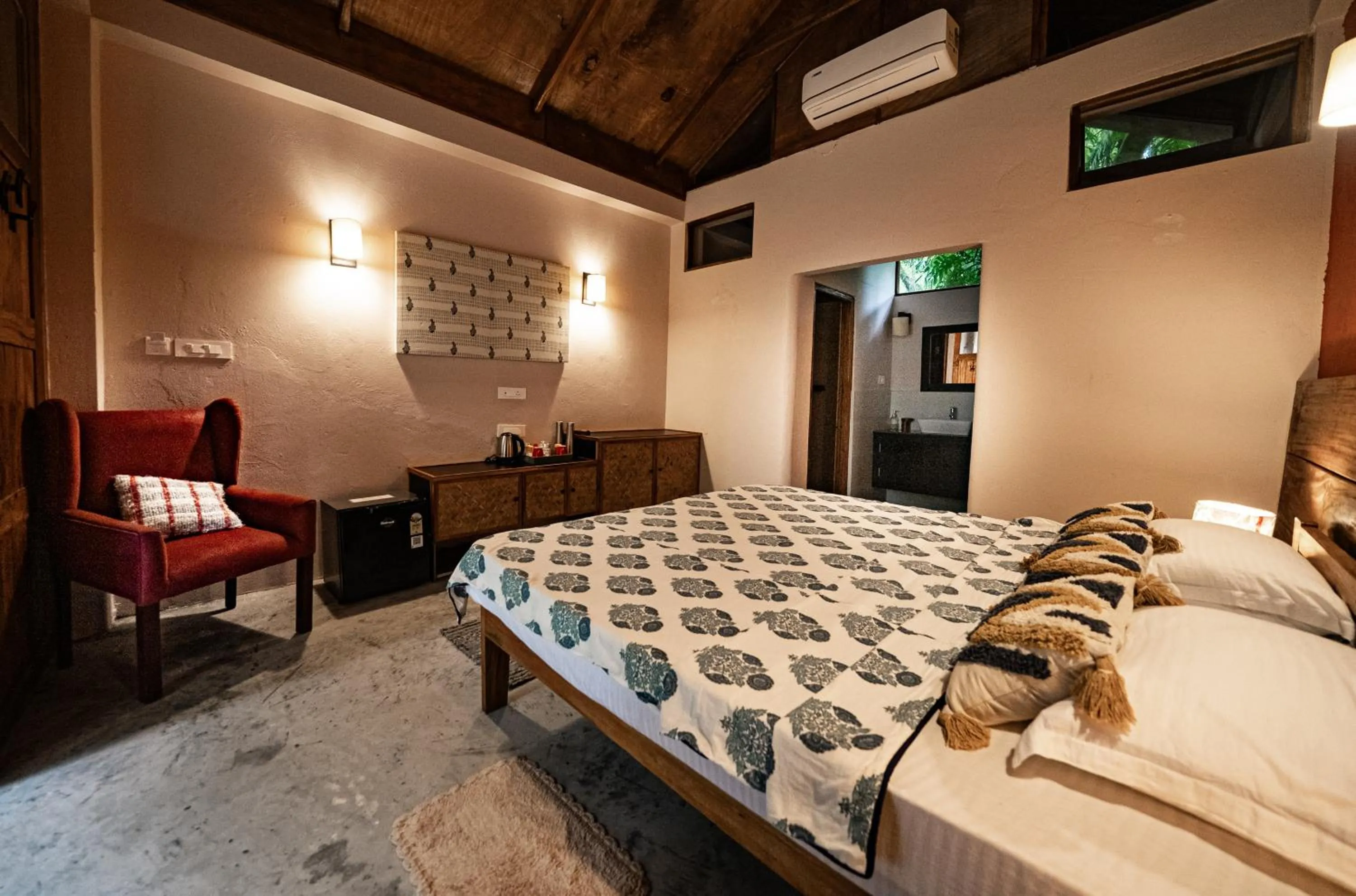 Bedroom, Bed in The DIVEResort and Dancing Dugong Cafe