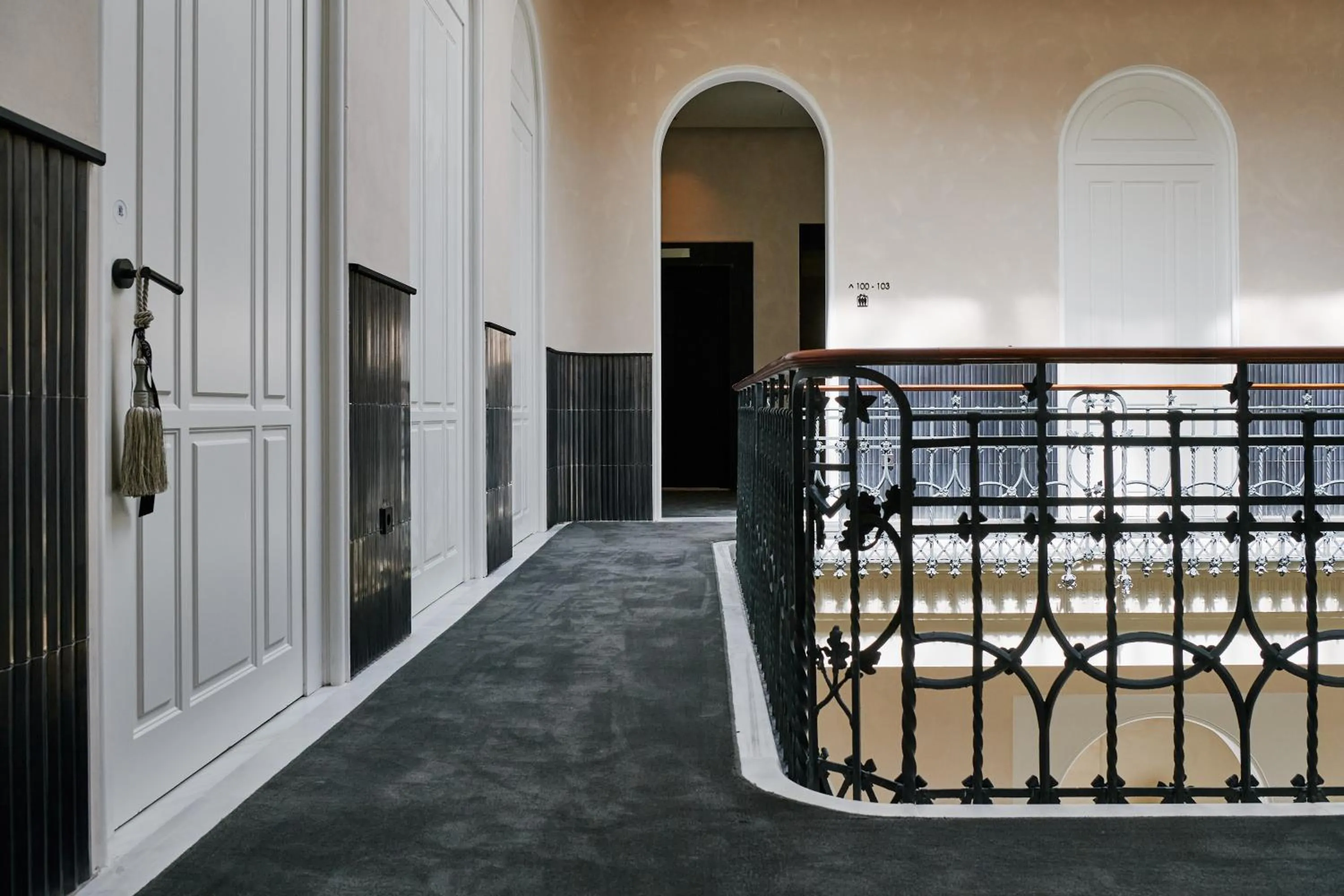 Inner courtyard view, Bed in Nobu Hotel Sevilla