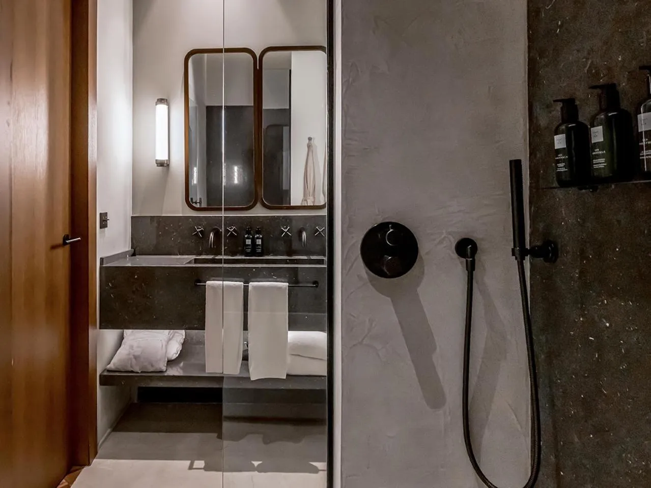 Bathroom in Mercer Plaza Sevilla 5 GL