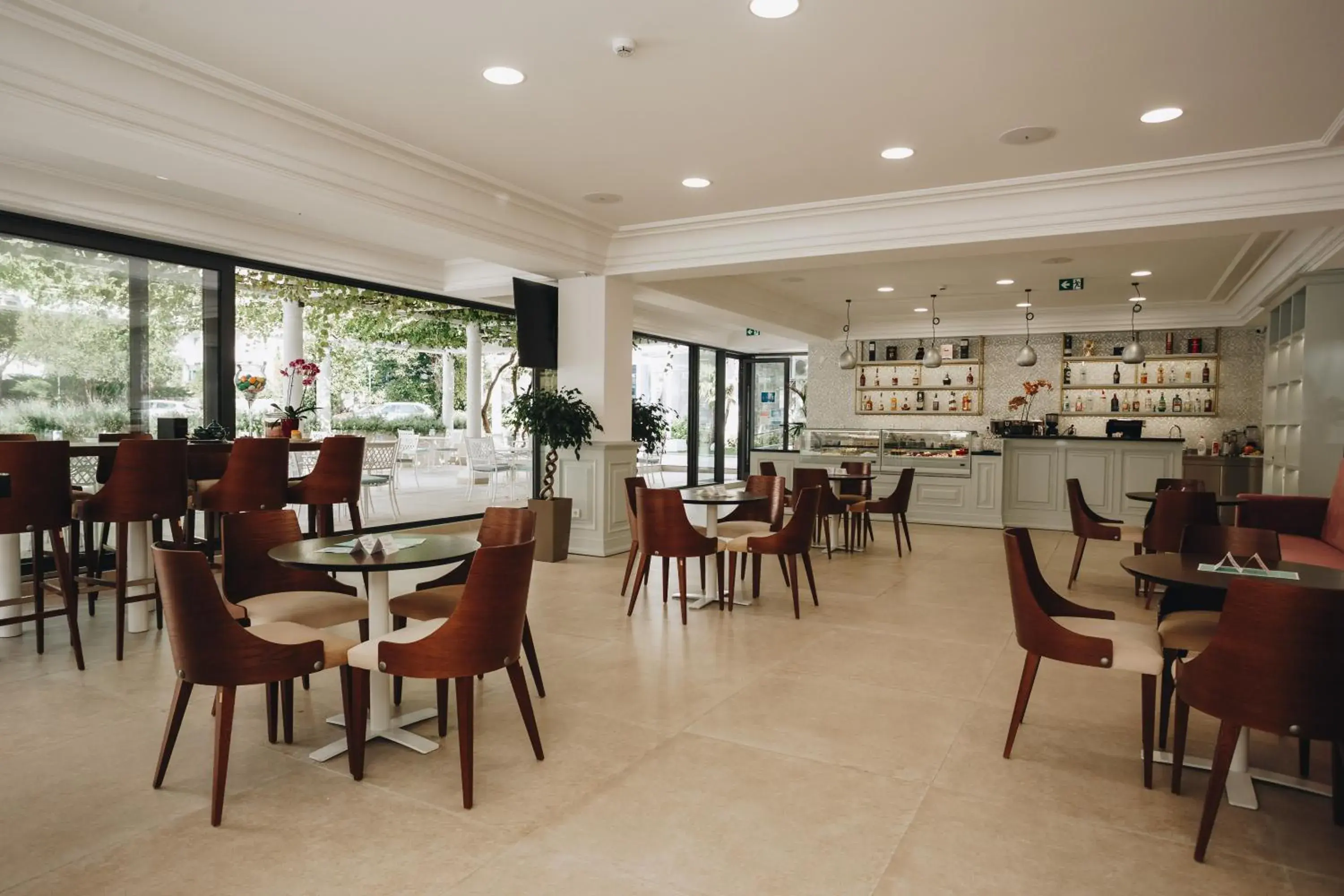 Restaurant/places to eat in Hotel Montenegro Restaurant/places to eat in Hotel Montenegro