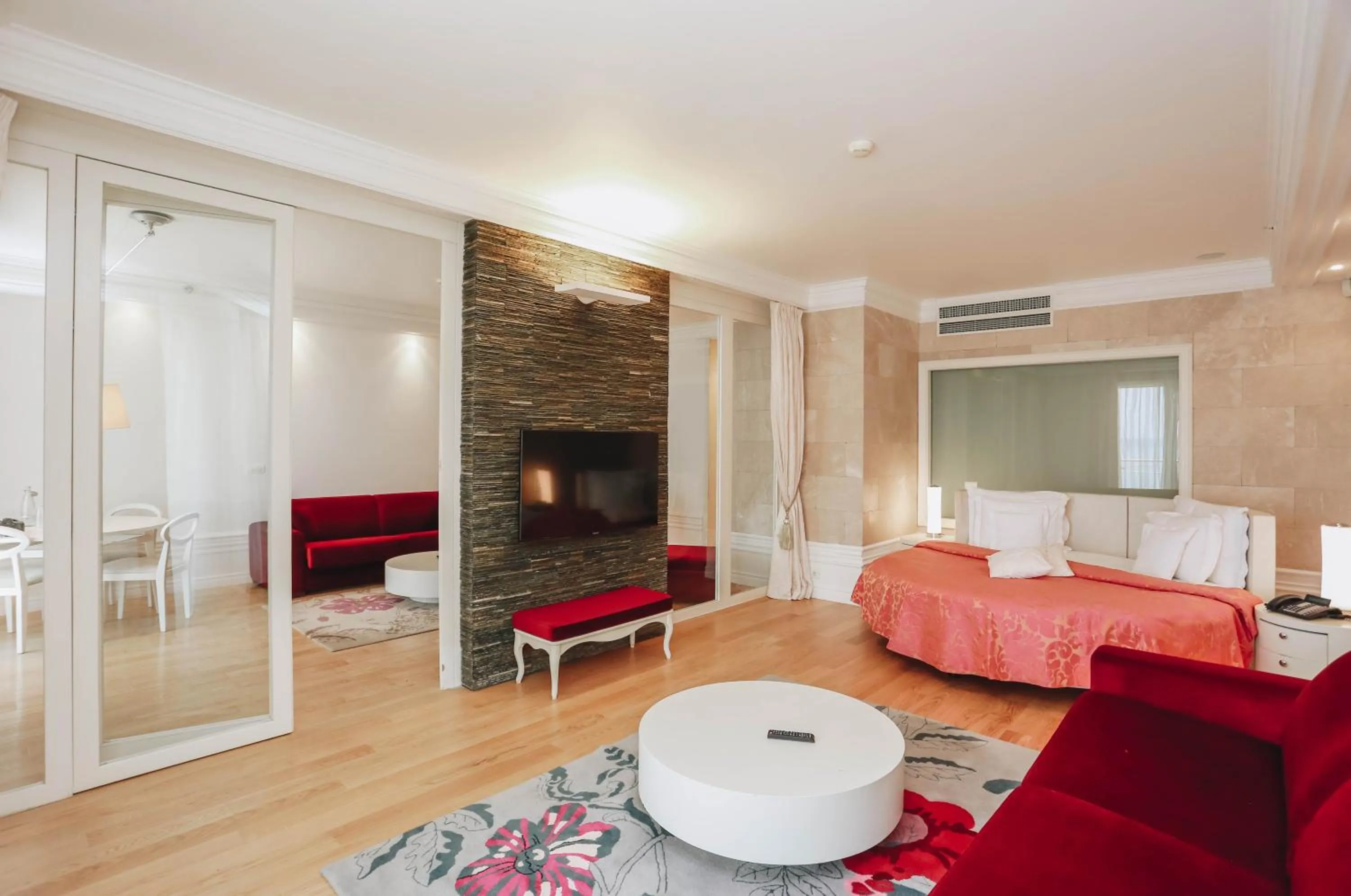 Bedroom, Bed in Splendid Conference & Spa Resort