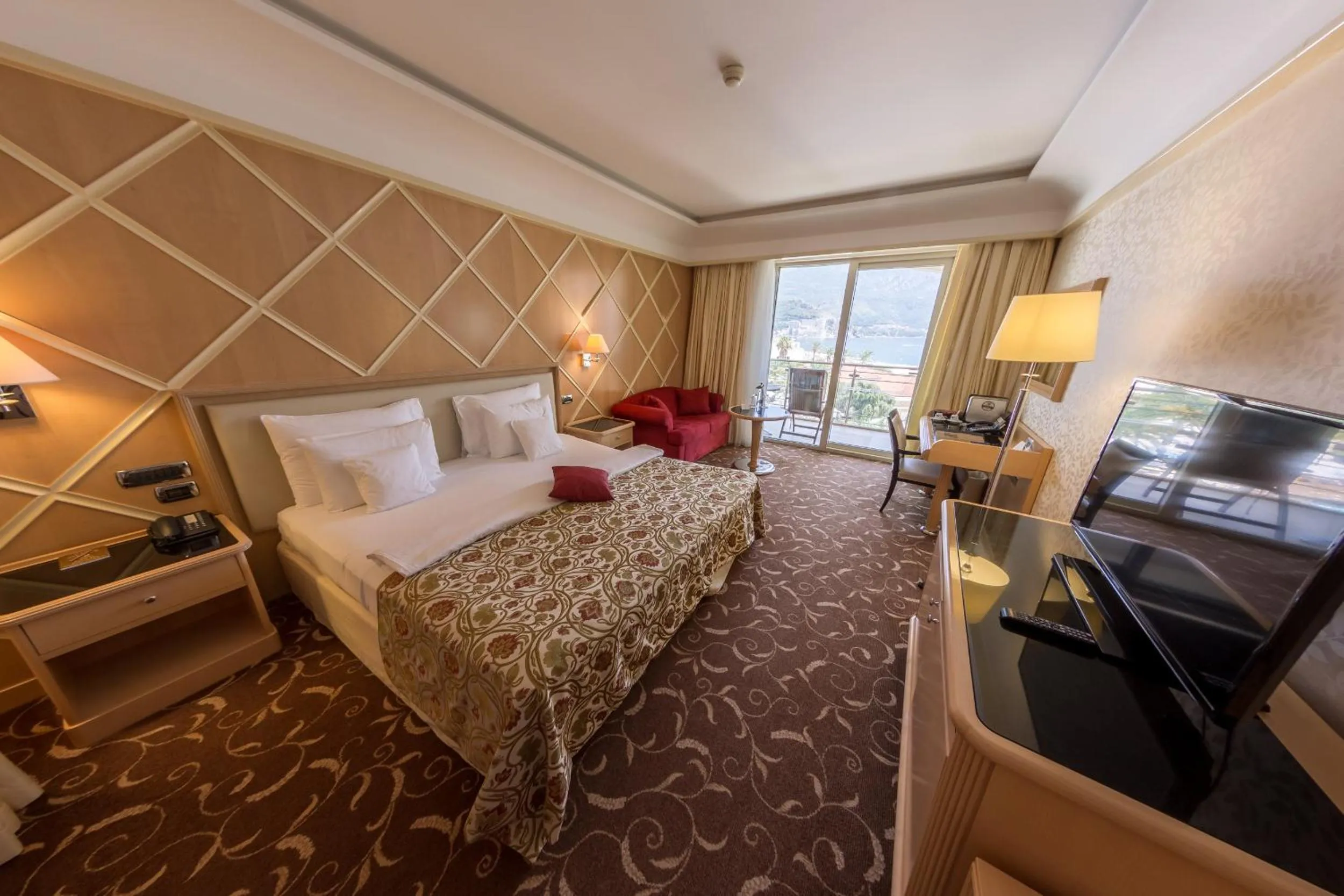 Bed in Splendid Conference & Spa Resort