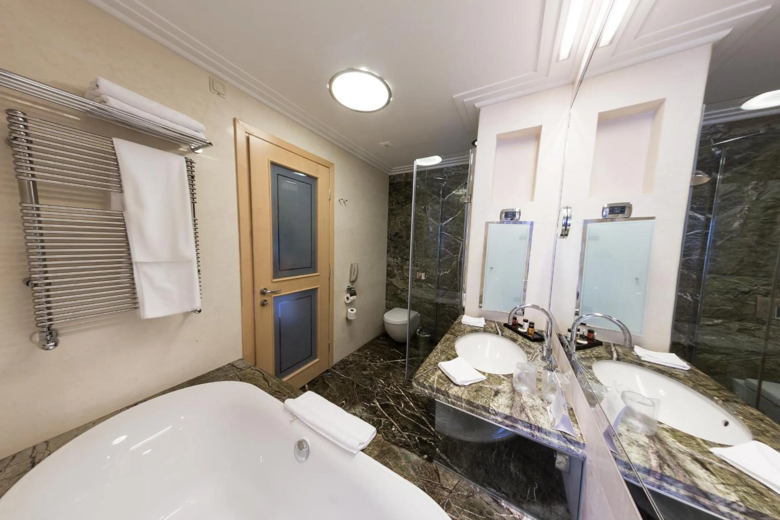 Bathroom in Splendid Conference & Spa Resort