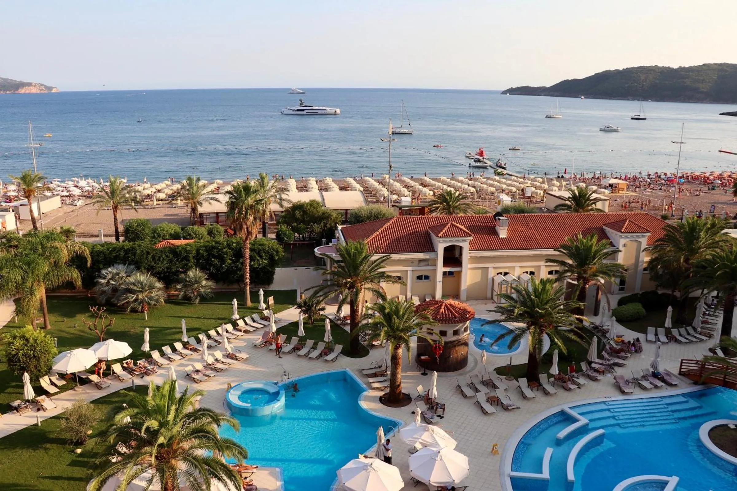 Pool view in Splendid Conference & Spa Resort