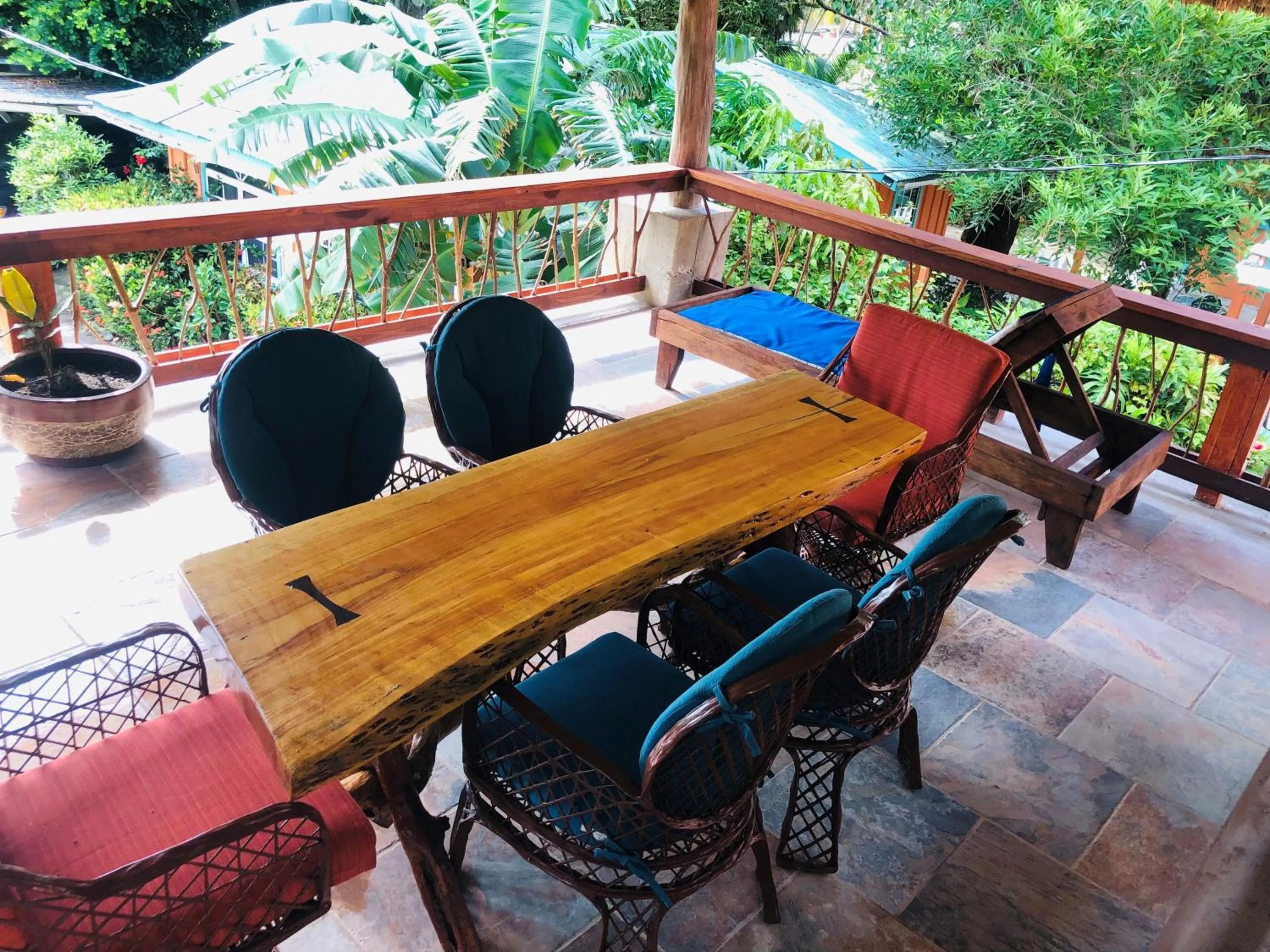 Balcony/Terrace in Coral Cove Inn