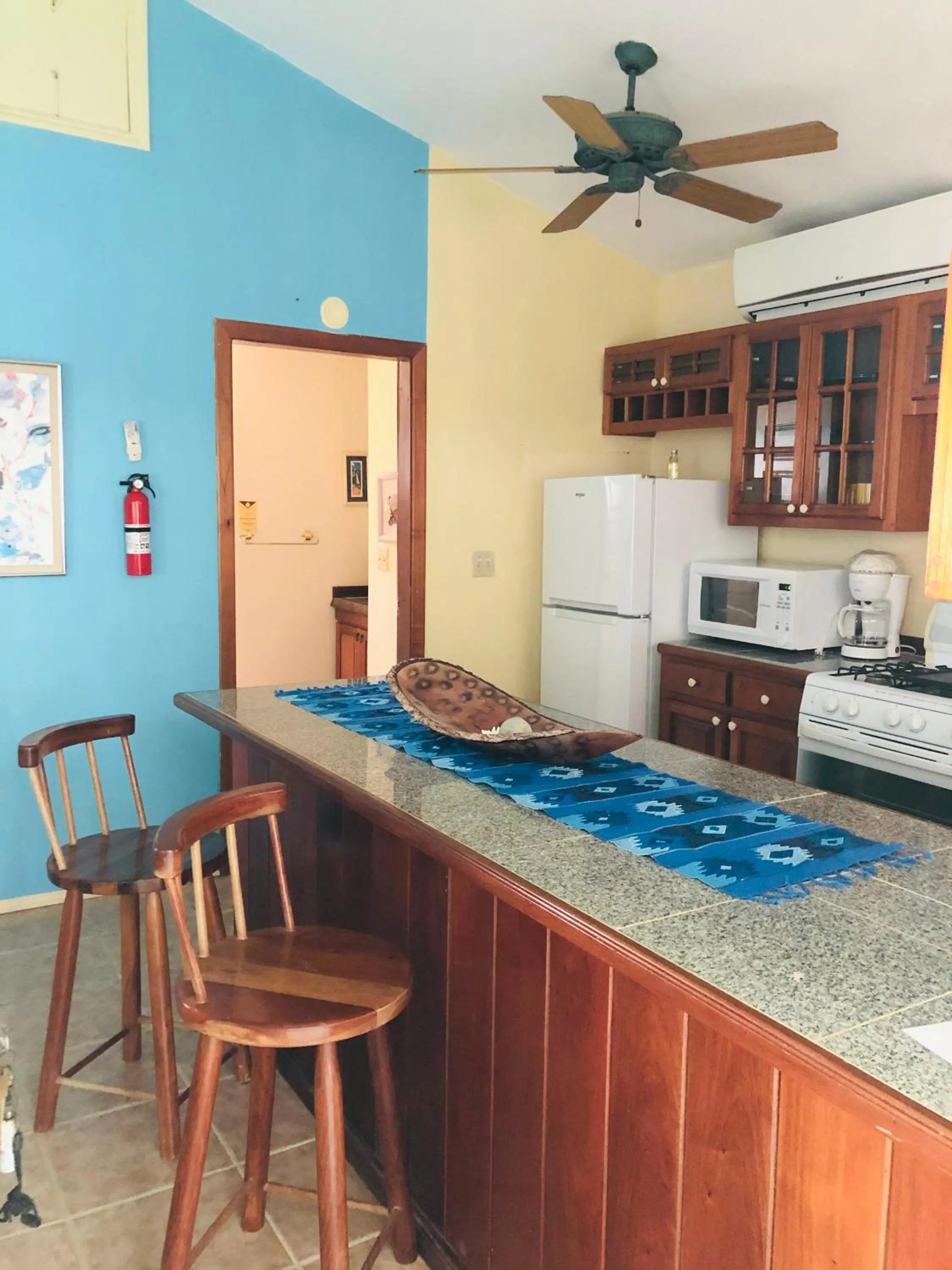 kitchen in Coral Cove Inn