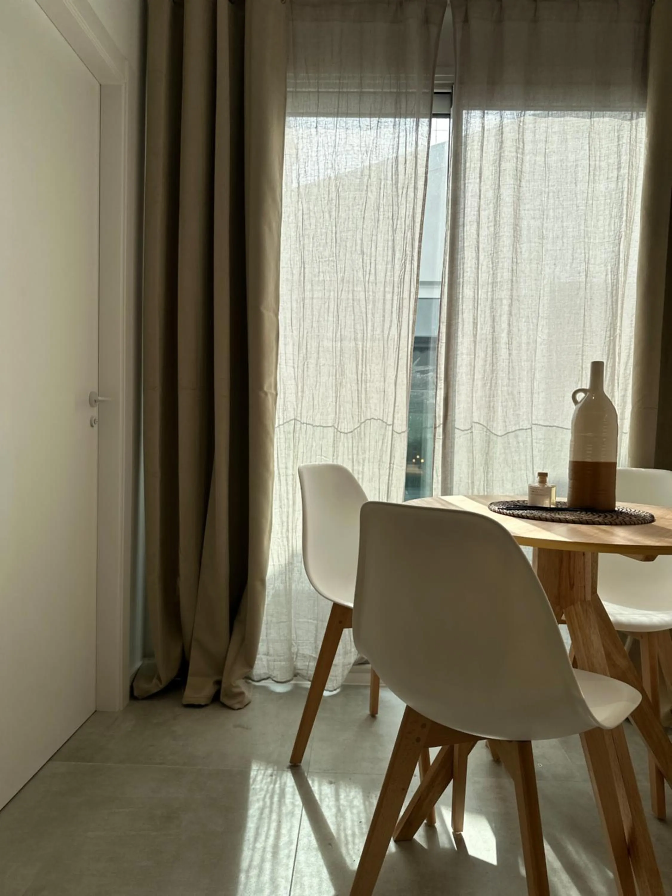 Dining area in ART HOMES LAVADERO