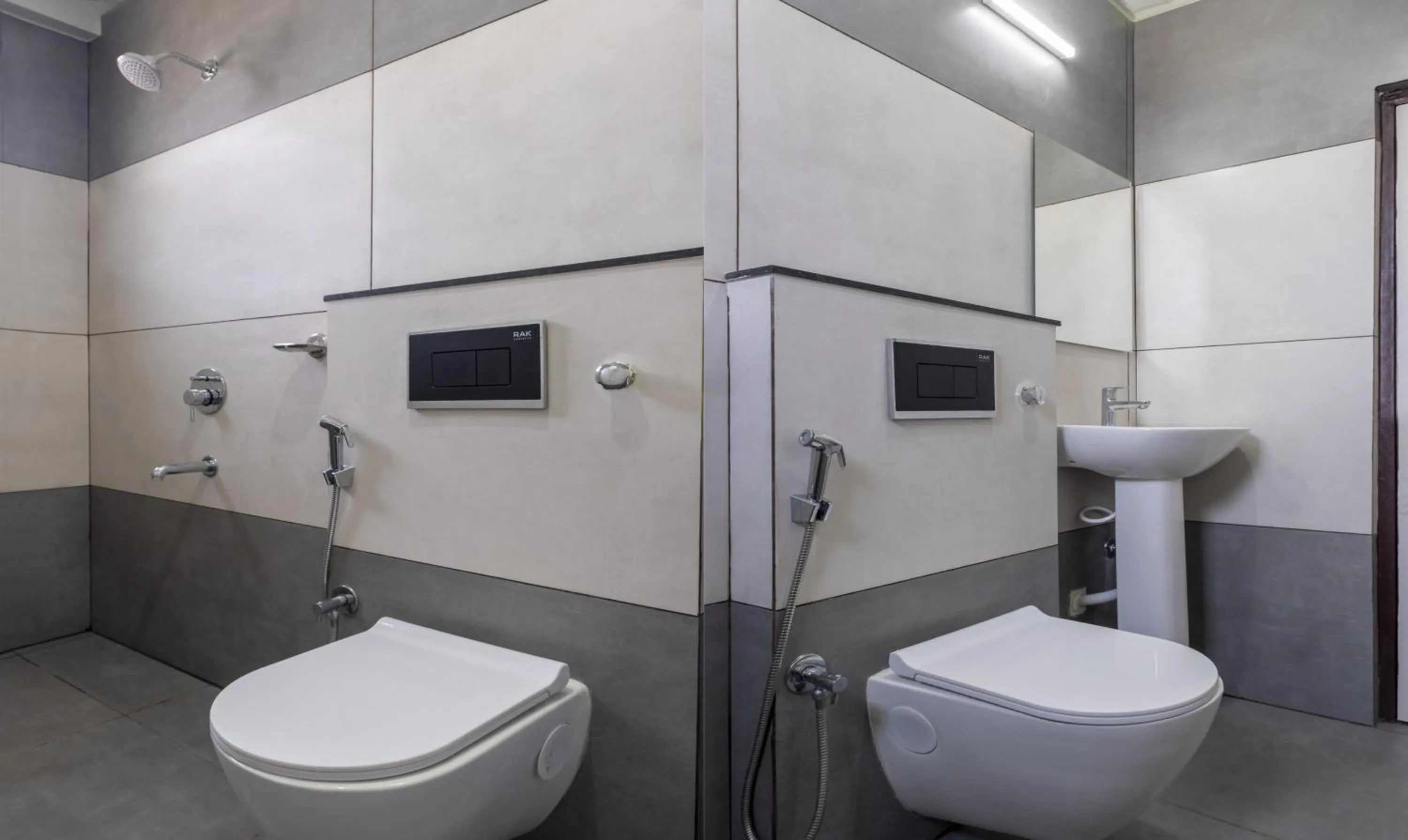 Toilet in Treebo Rushi Grand