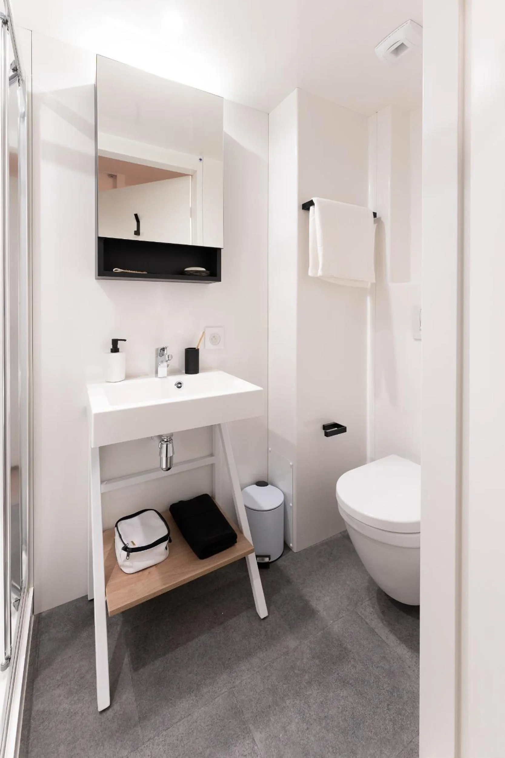 Bathroom in Ecla Paris Villejuif