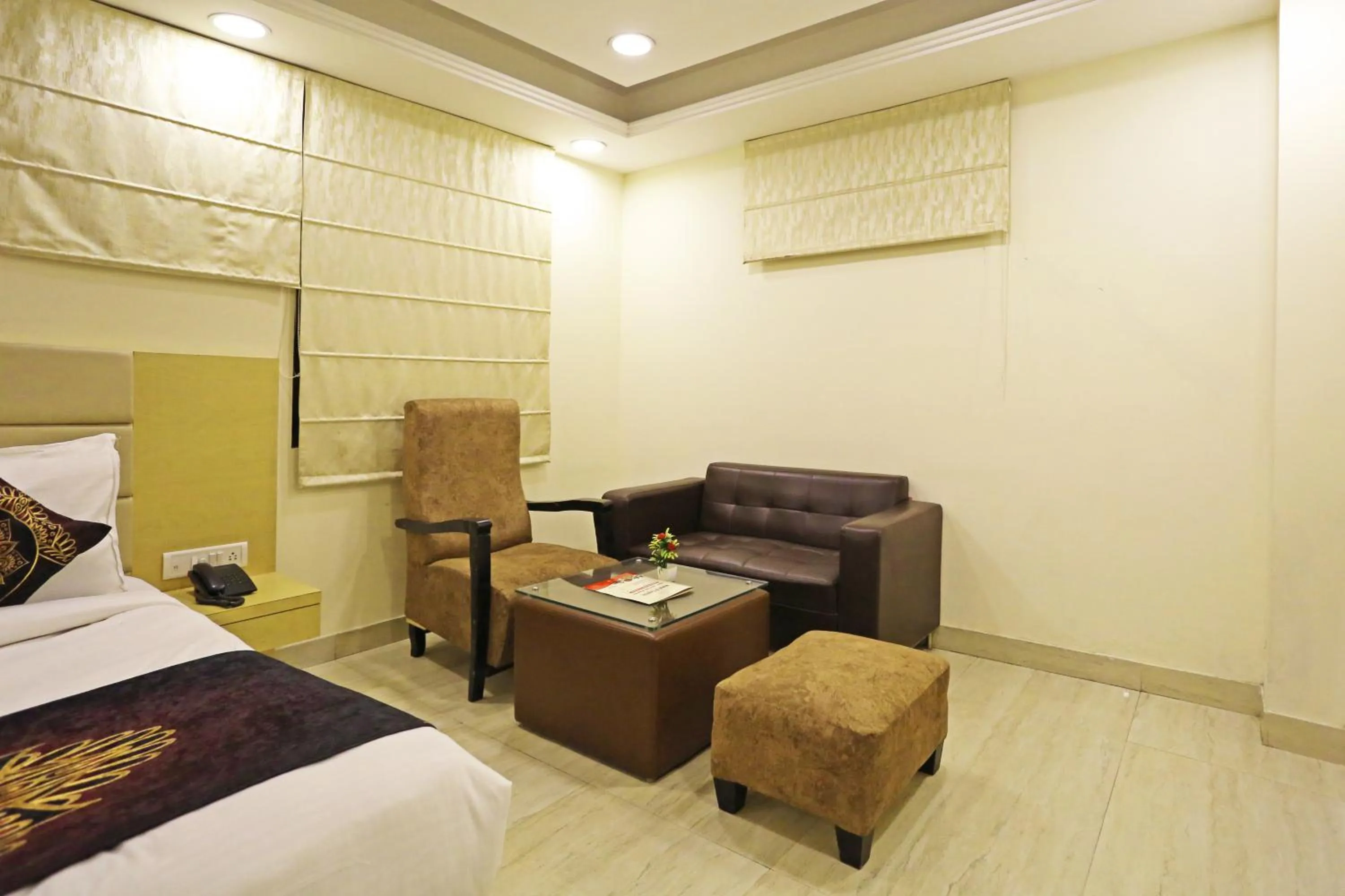 Bed in Hotel D'Capitol - Delhi Airport