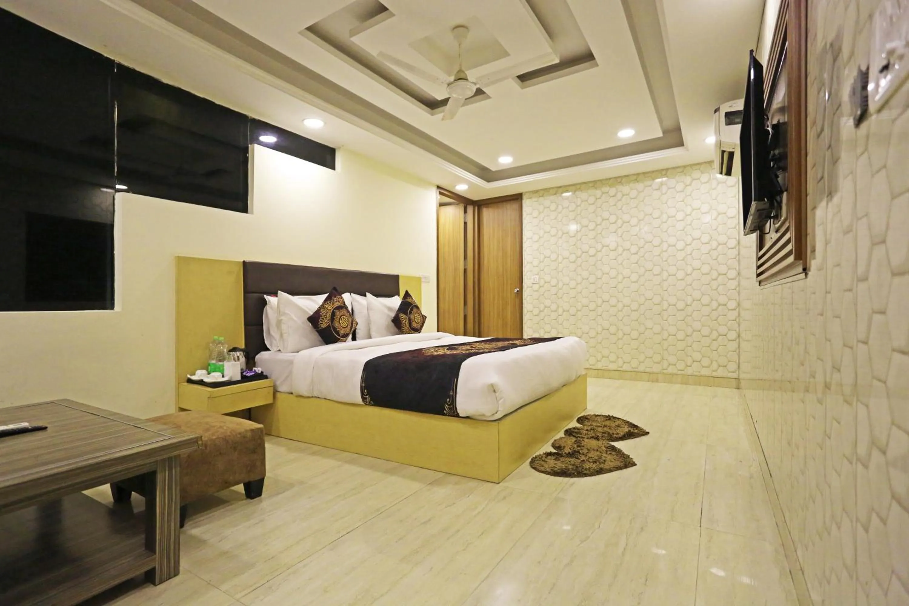 Bed in Hotel D'Capitol - Delhi Airport