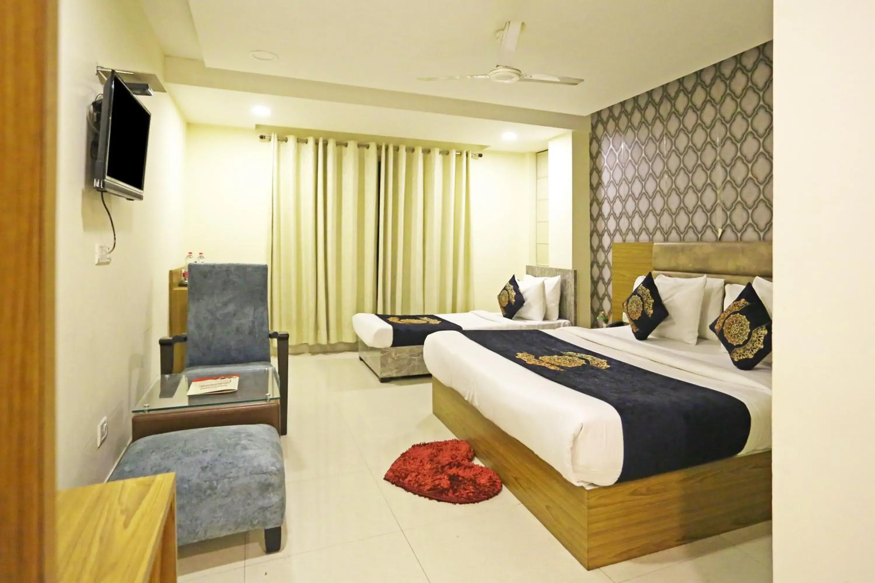 Superior Triple Room in Hotel D'Capitol - Delhi Airport Superior Triple Room in Hotel D'Capitol - Delhi Airport