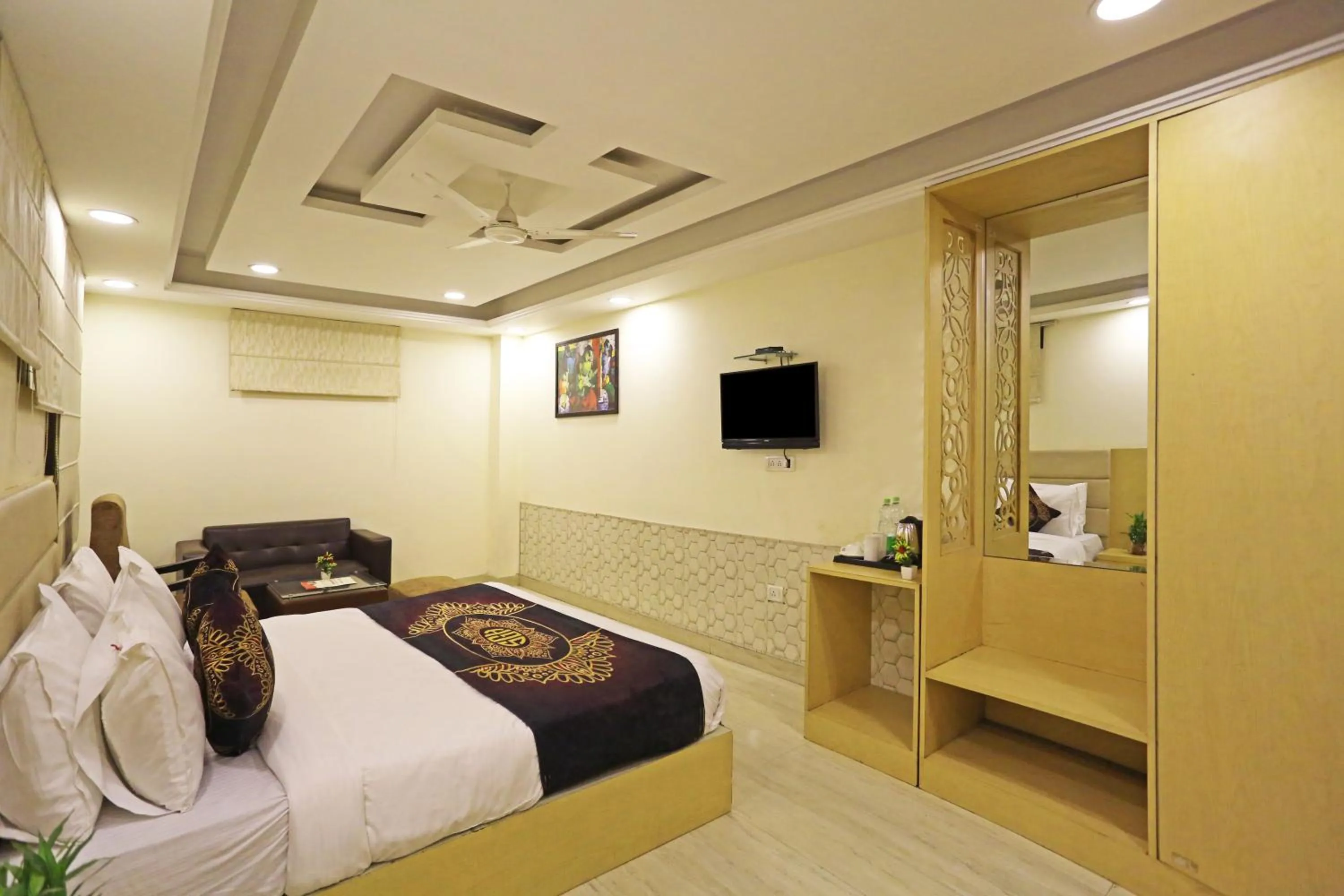 Bed in Hotel D'Capitol - Delhi Airport