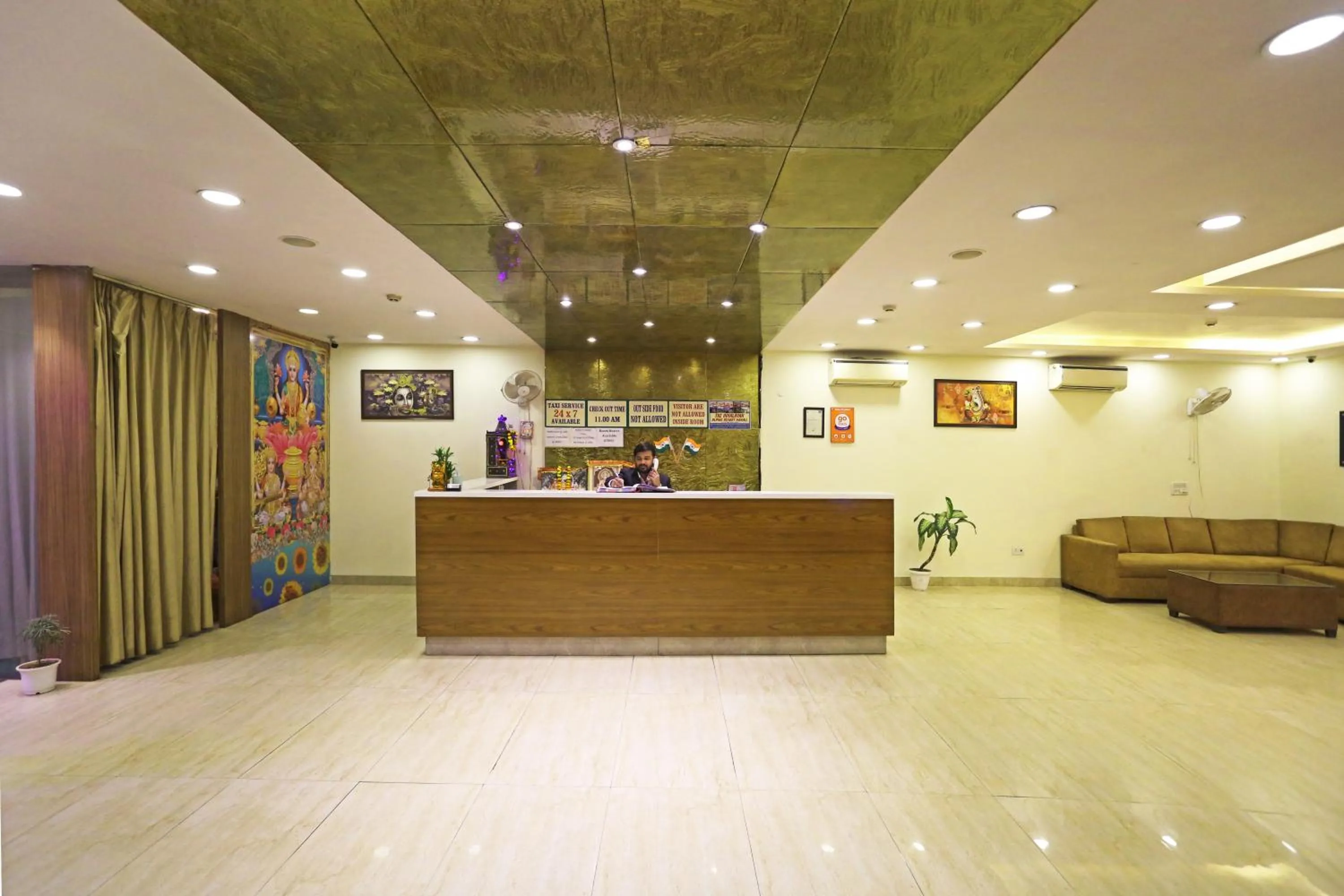 Lobby or reception in Hotel D'Capitol - Delhi Airport