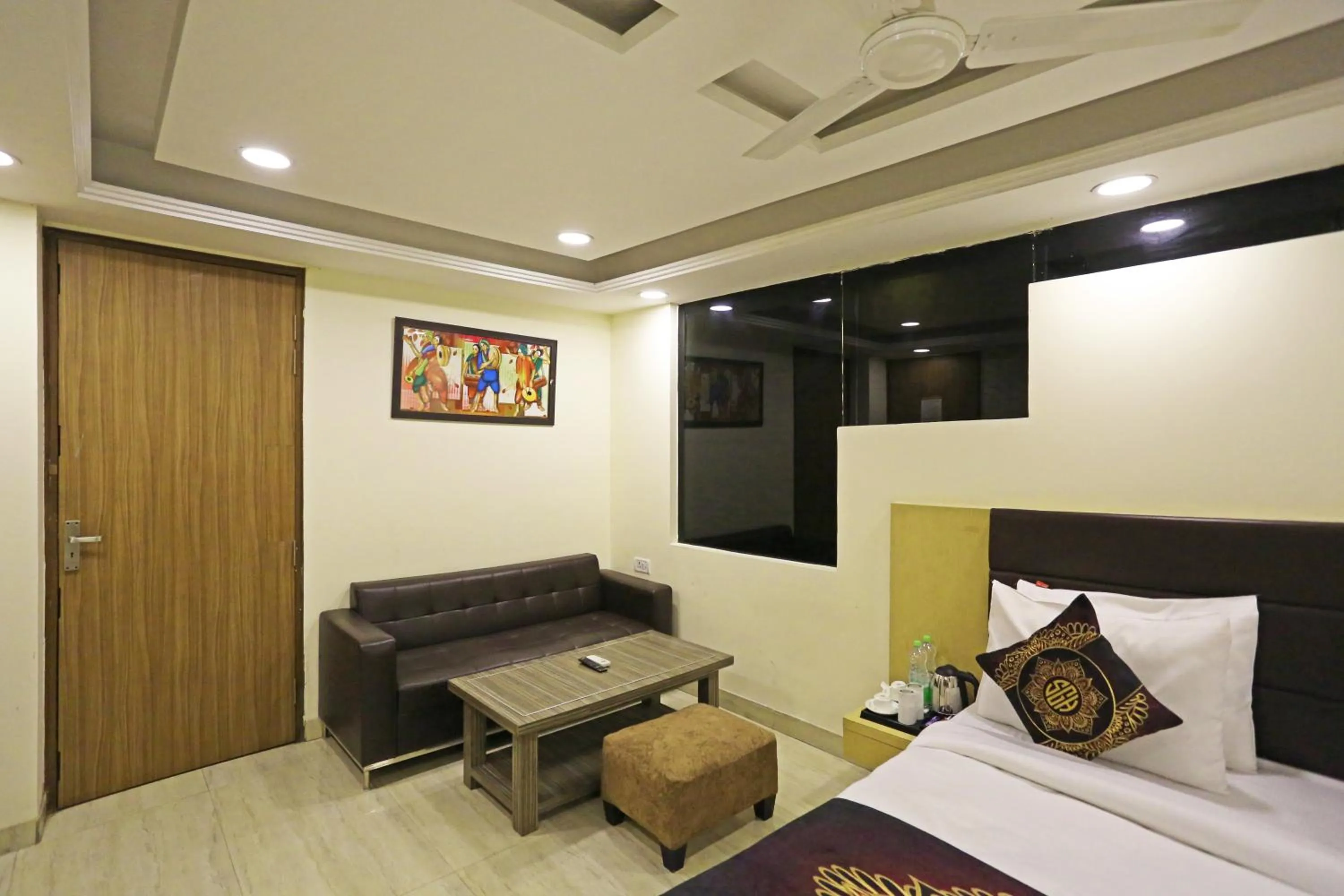 Bed in Hotel D'Capitol - Delhi Airport