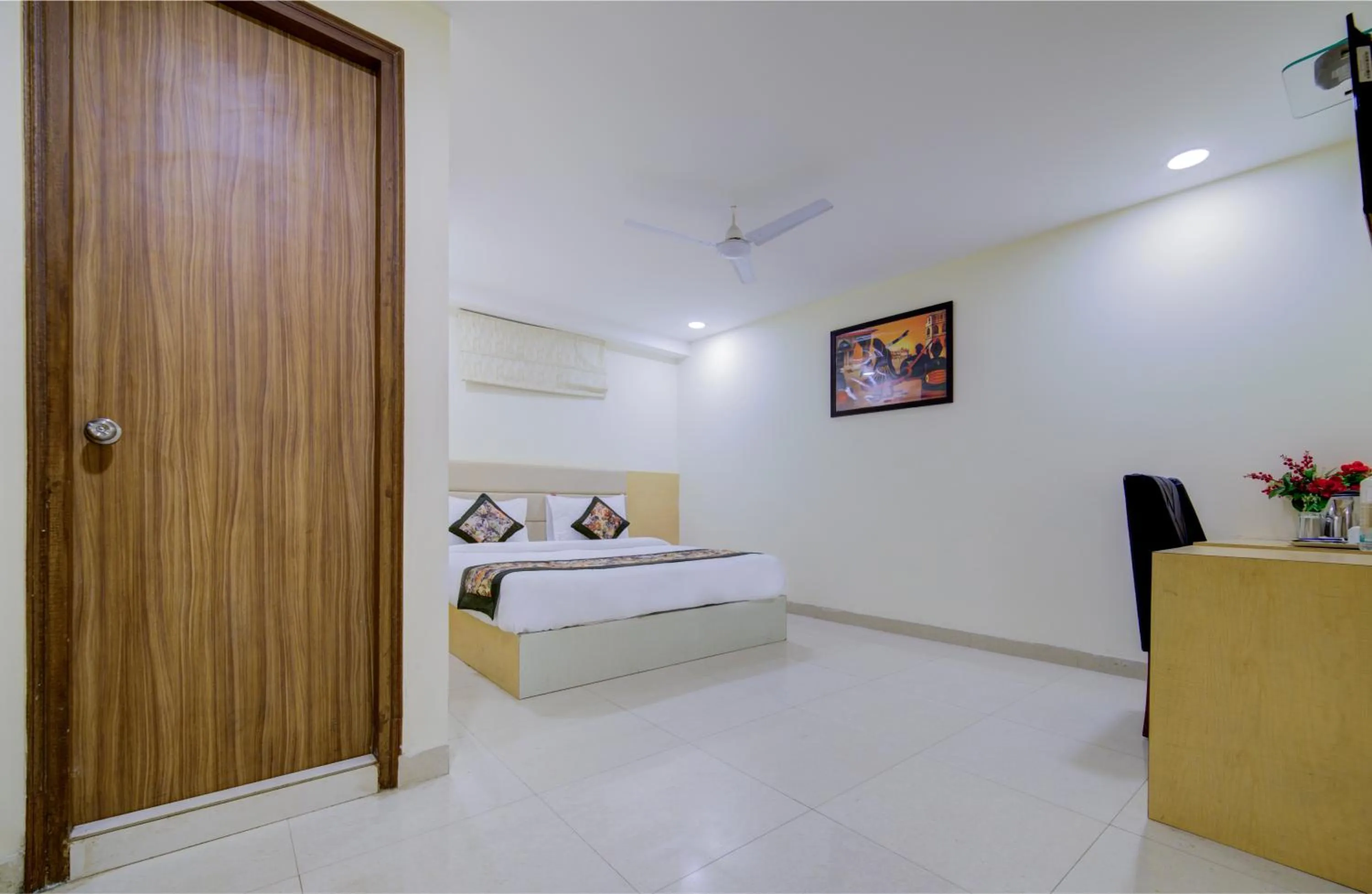 Bed in Hotel D'Capitol - Delhi Airport