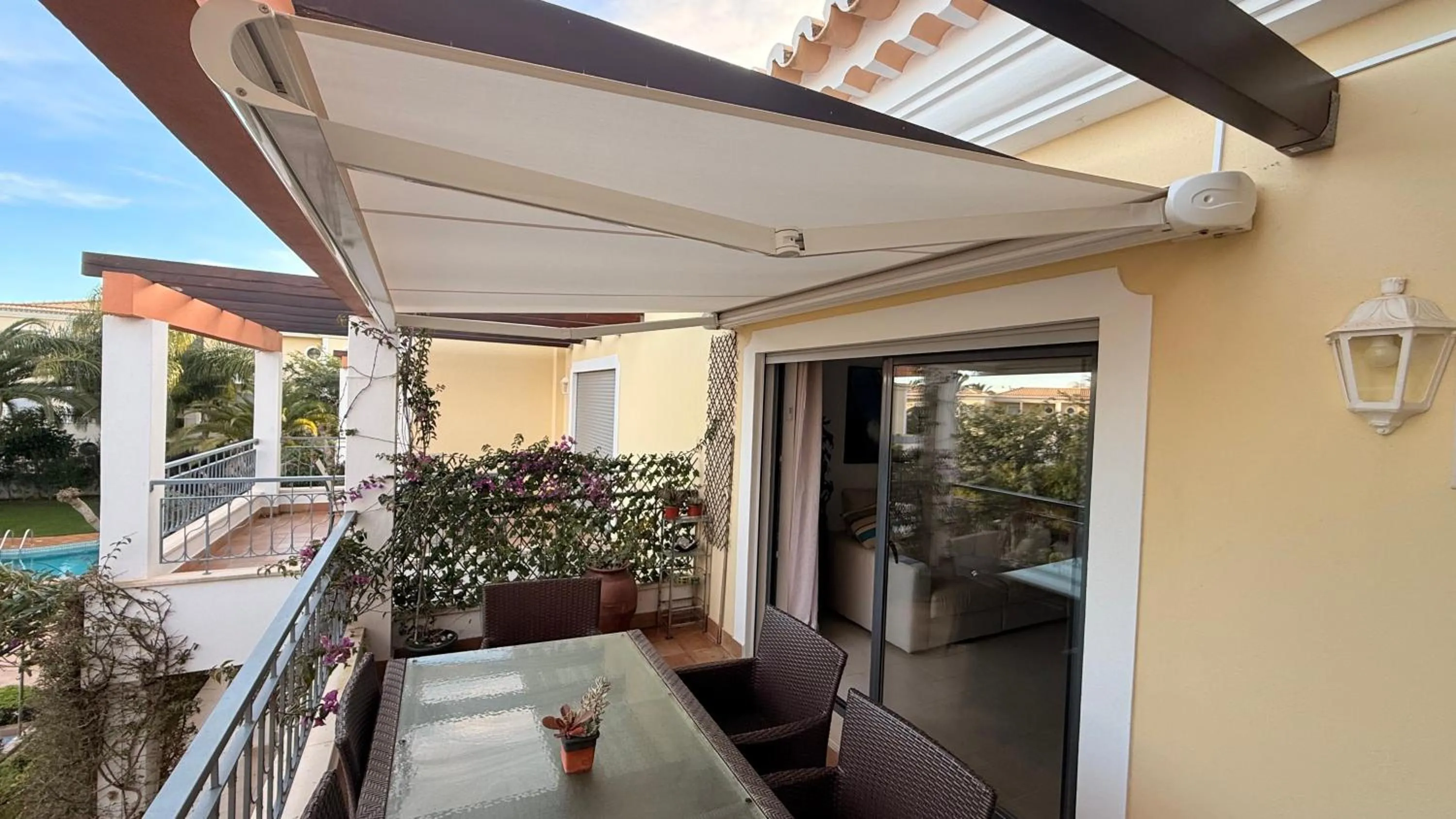Amazing 2 Bedroom Apartment near beach with pool