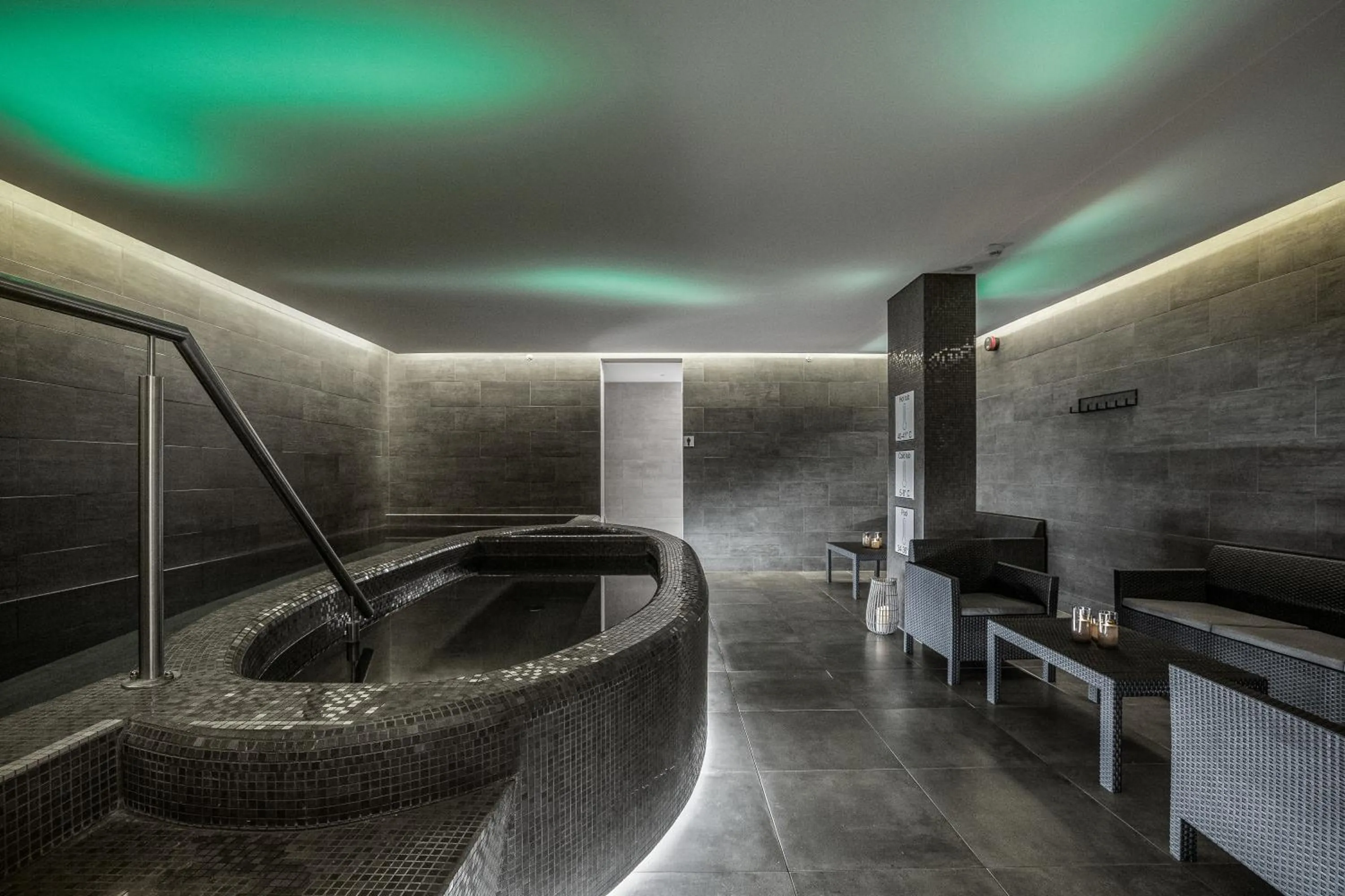 Spa and wellness centre/facilities in Hotel Ísland – Spa & Wellness Hotel