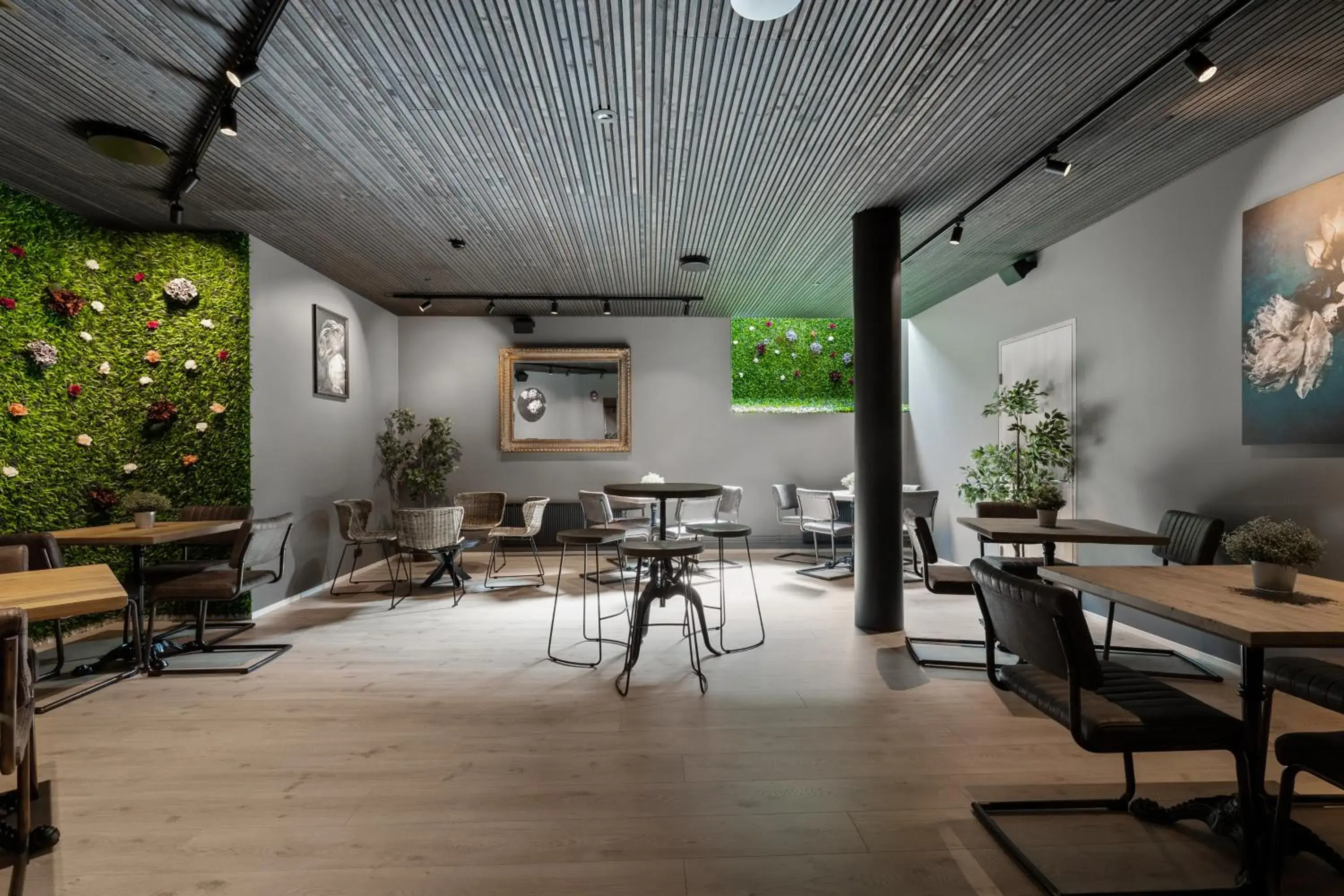 Lounge or bar in Hotel Ísland – Spa & Wellness Hotel Lounge or bar in Hotel Ísland – Spa & Wellness Hotel